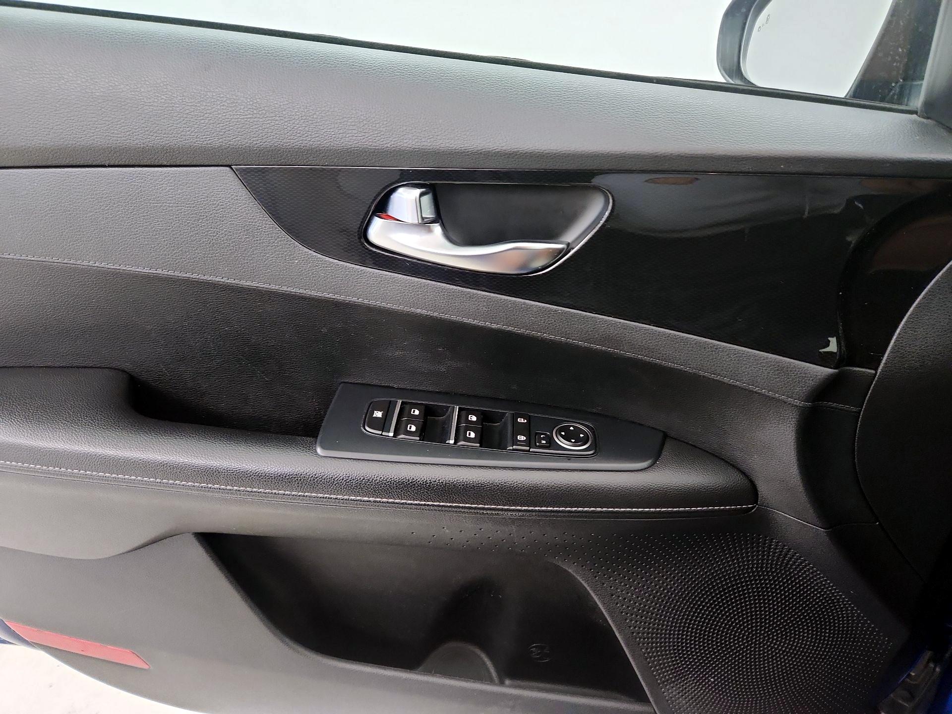 Thumbnail: 2020 Kia Forte - 12