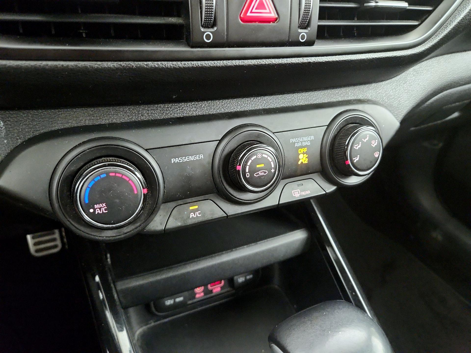 Thumbnail: 2020 Kia Forte - 16