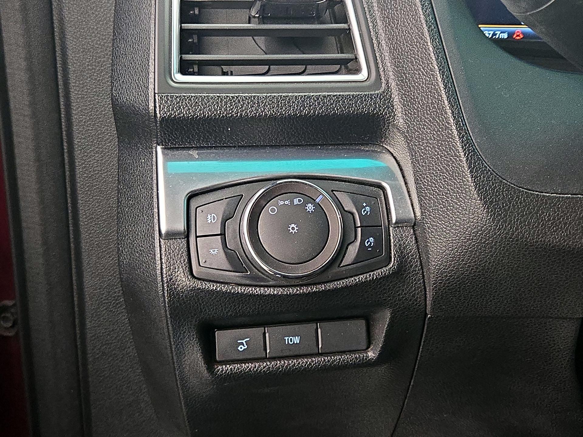 Thumbnail: 2017 Ford Explorer - 13