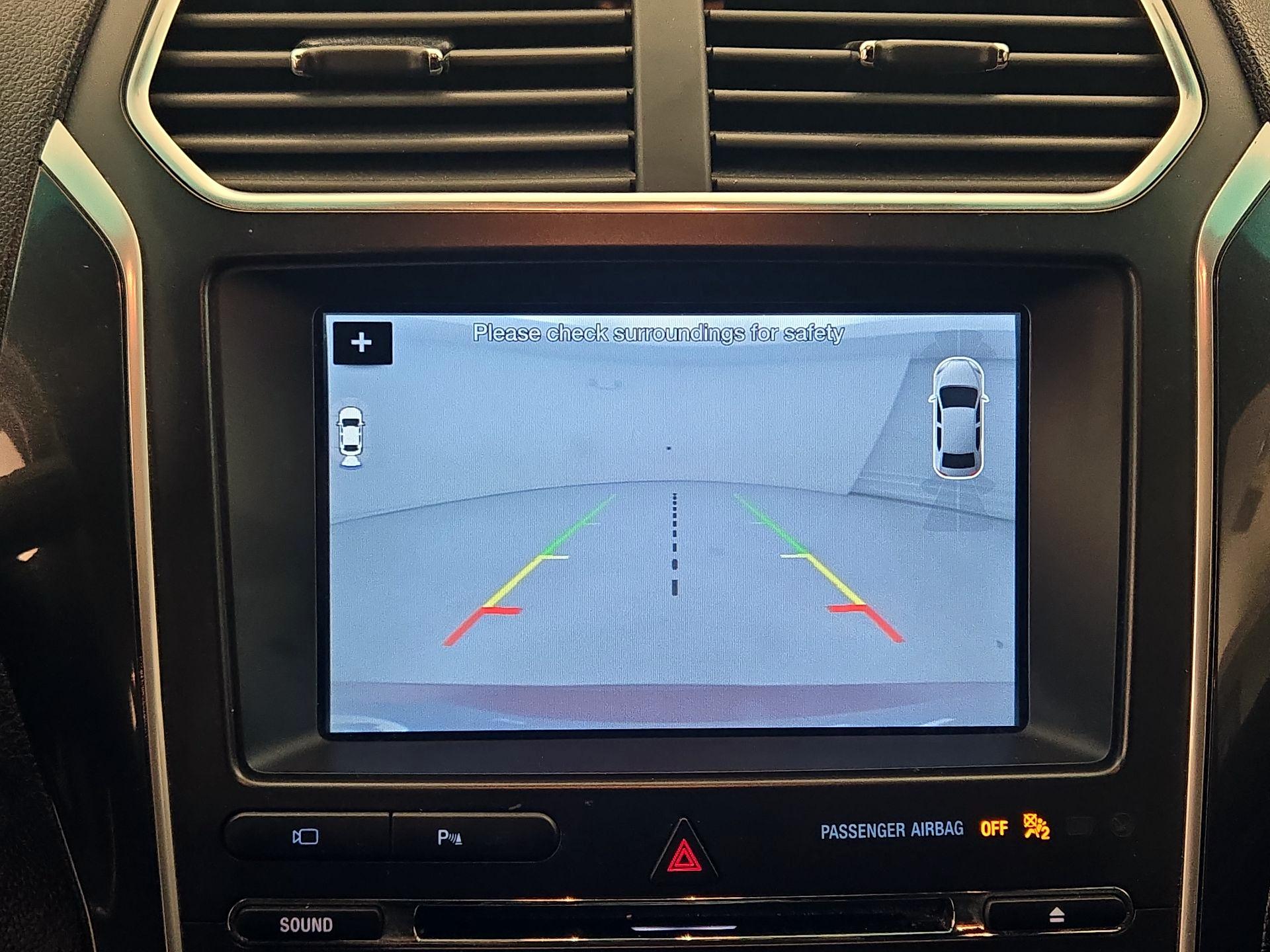 Thumbnail: 2017 Ford Explorer - 15