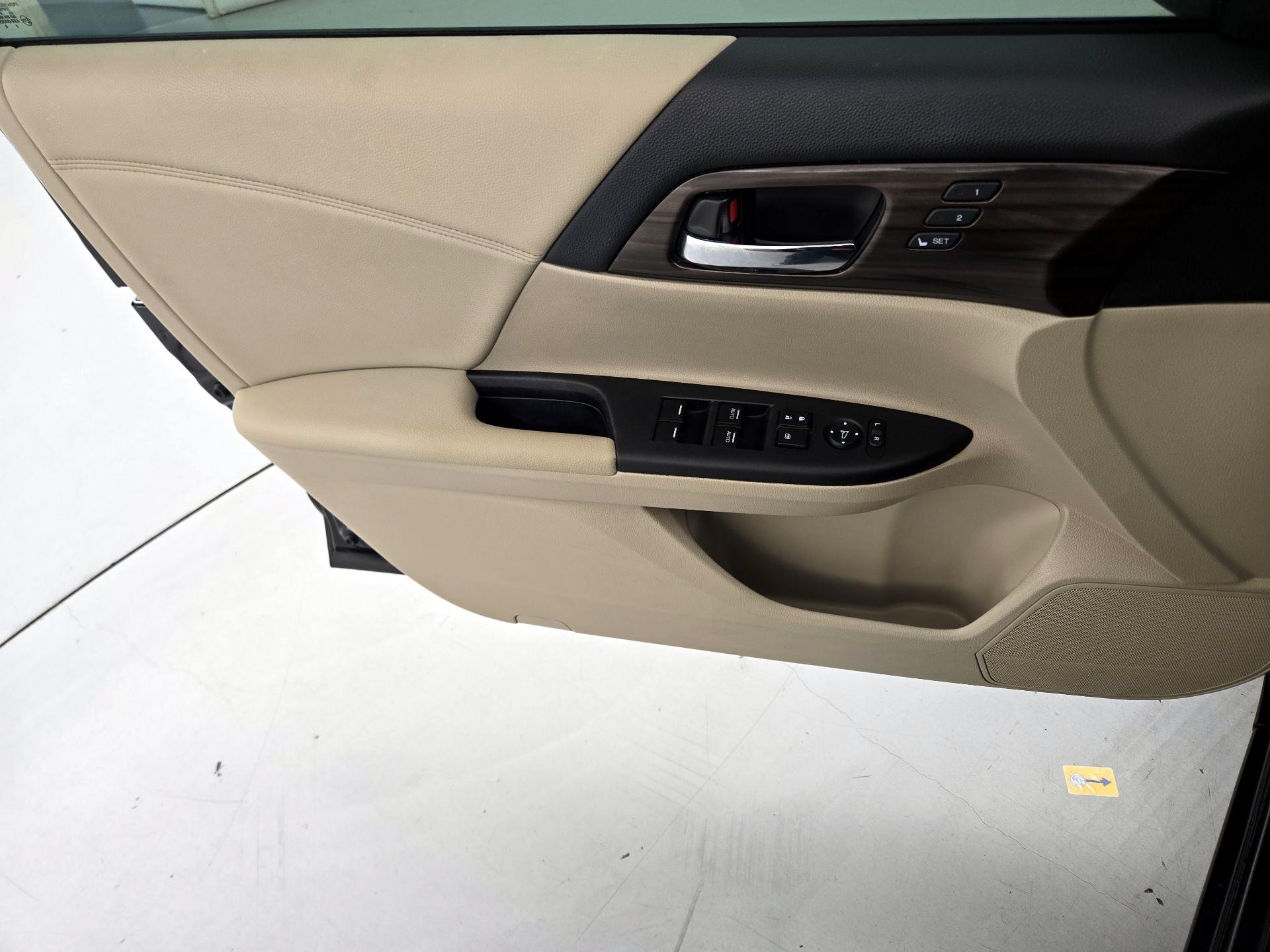 Thumbnail: 2017 Honda Accord - 12