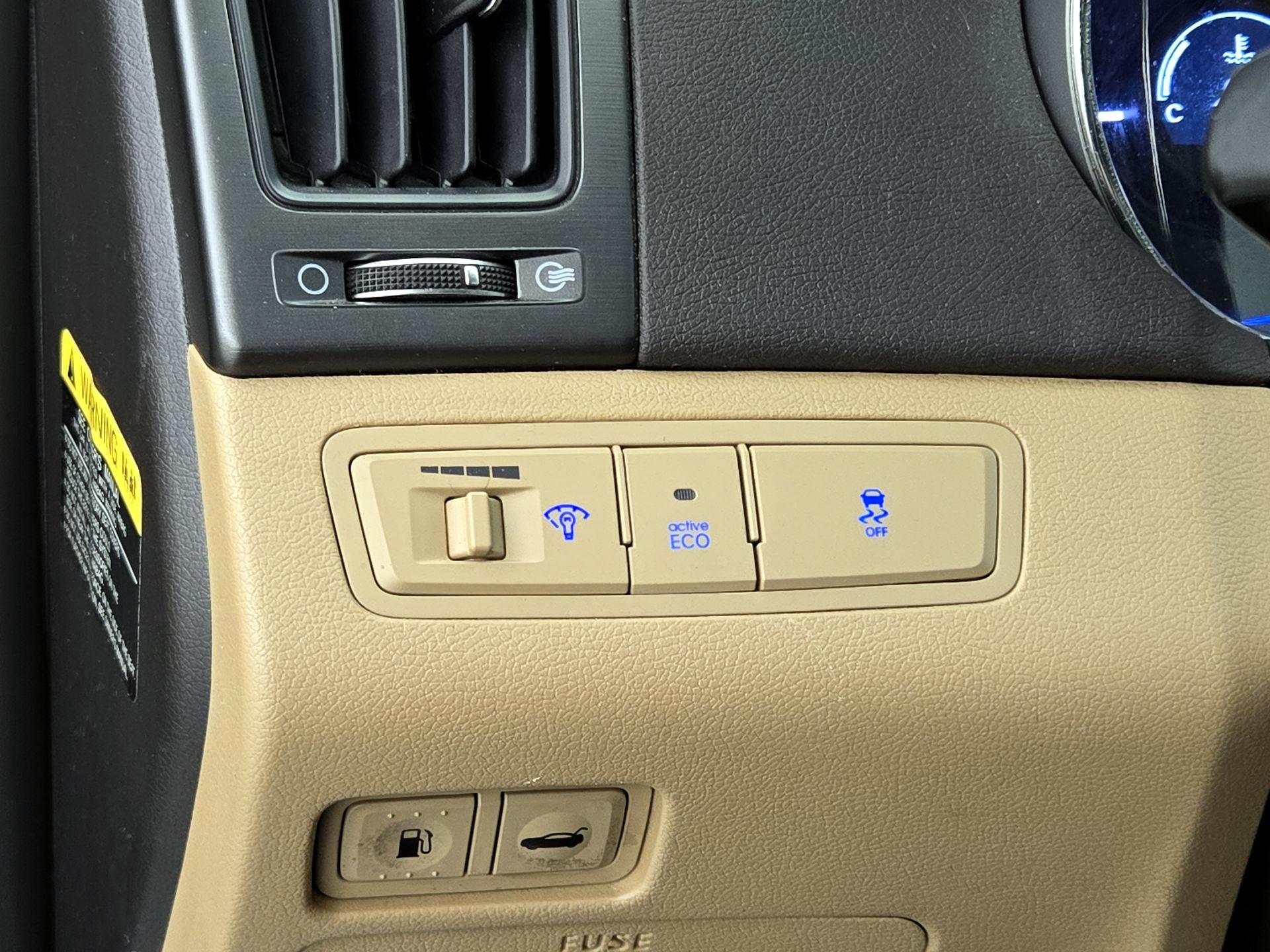 Thumbnail: 2014 Hyundai Sonata - 13