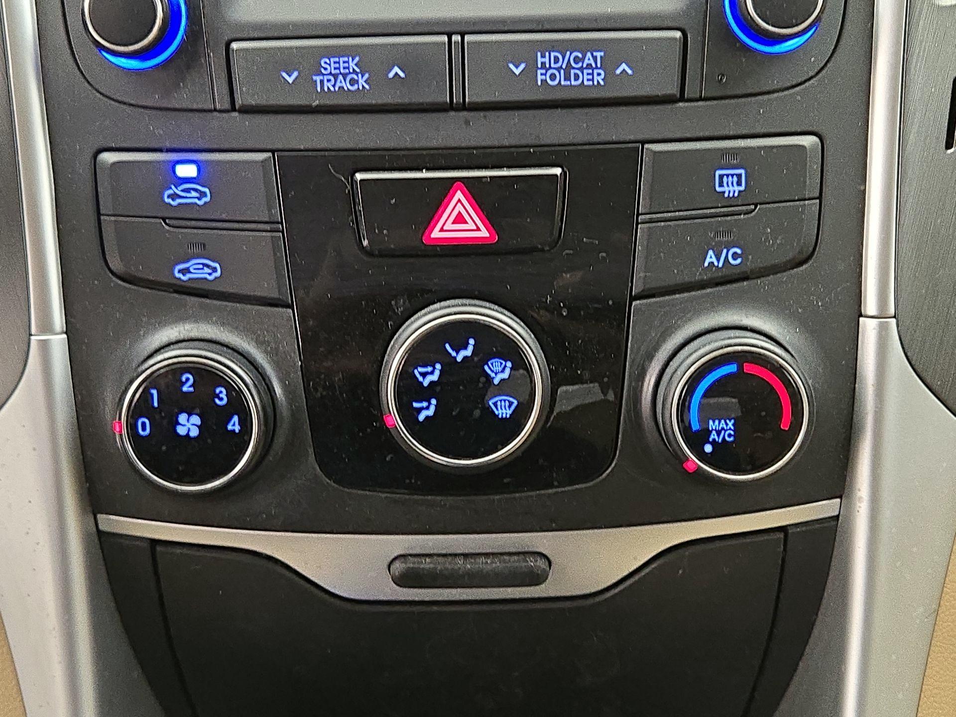 Thumbnail: 2014 Hyundai Sonata - 16