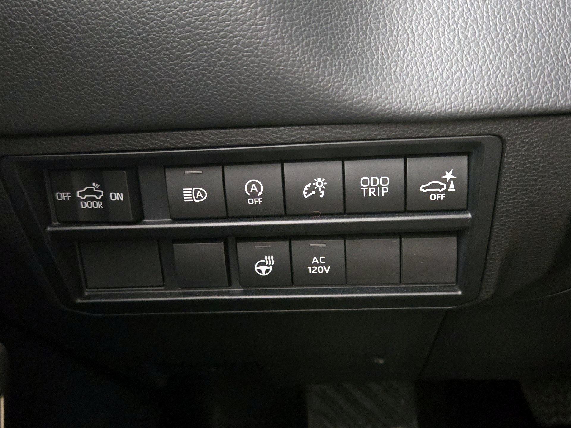 Thumbnail: 2022 Toyota Tundra - 13