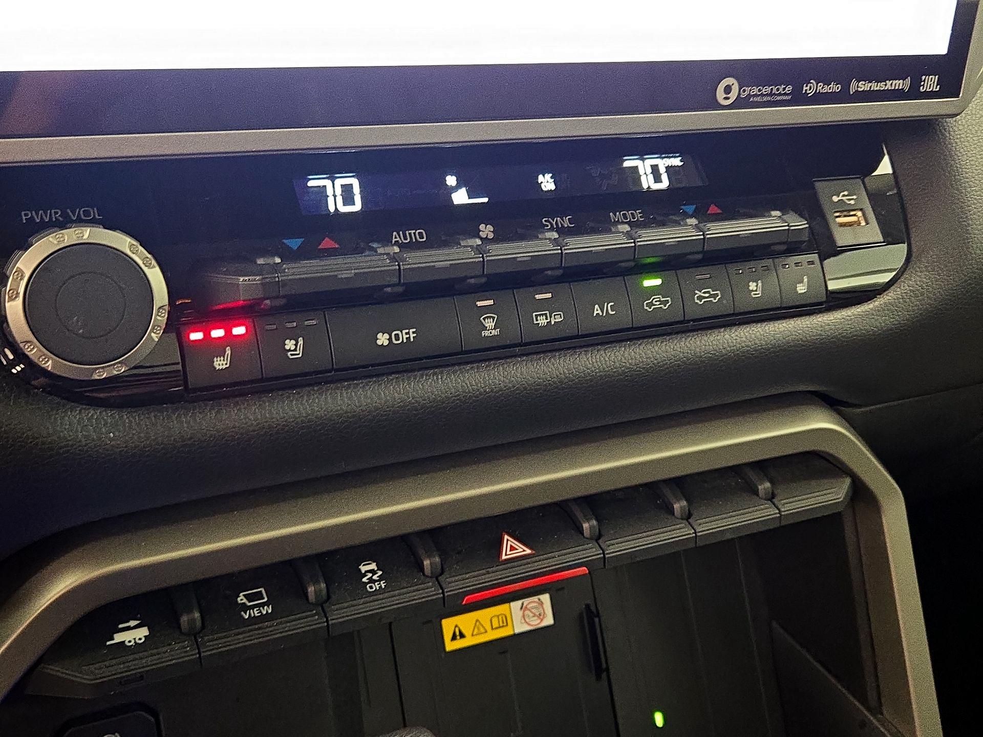 Thumbnail: 2022 Toyota Tundra - 16