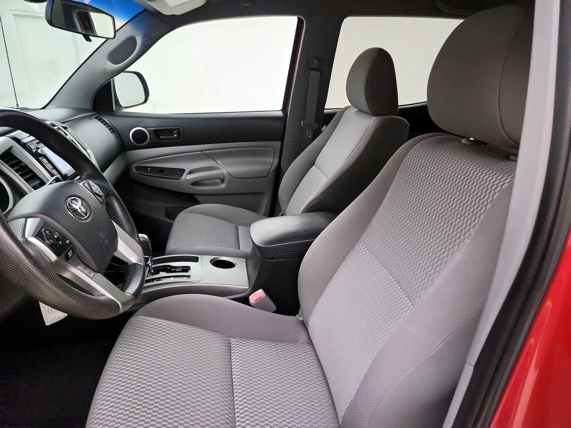 Thumbnail: 2014 Toyota Tacoma - 11