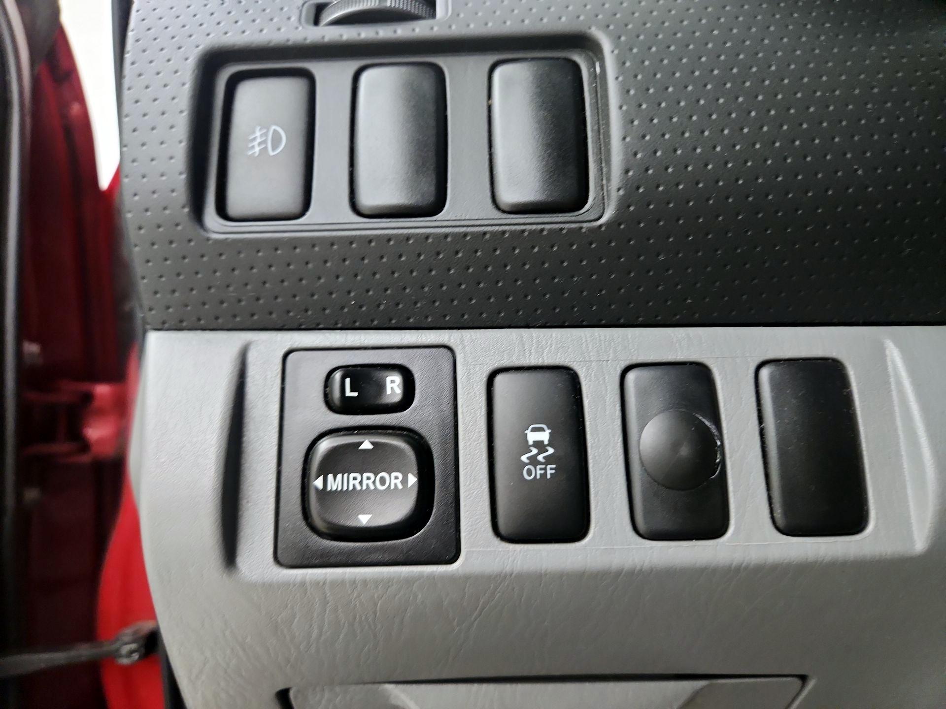 Thumbnail: 2014 Toyota Tacoma - 13