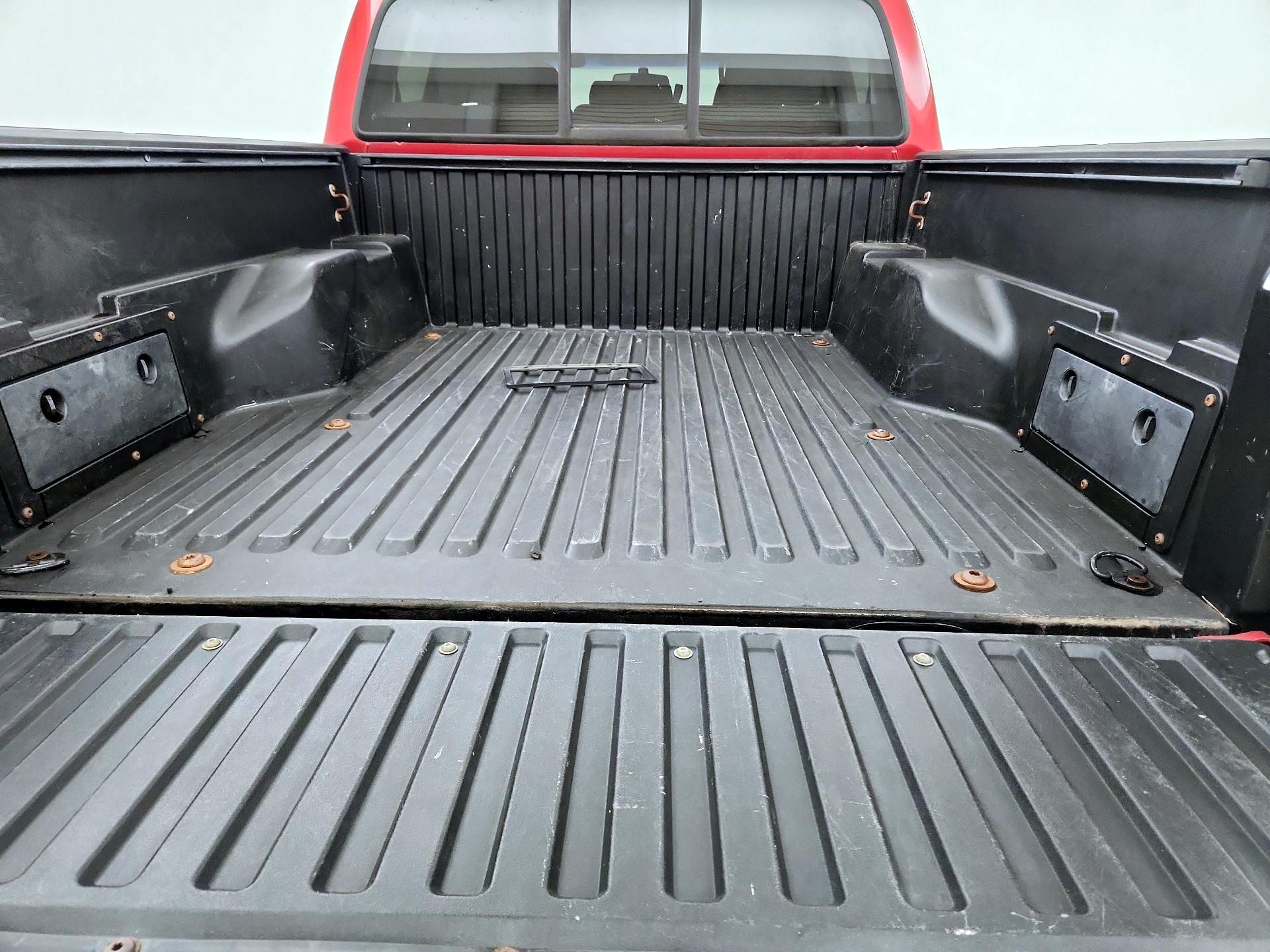 Thumbnail: 2014 Toyota Tacoma - 20