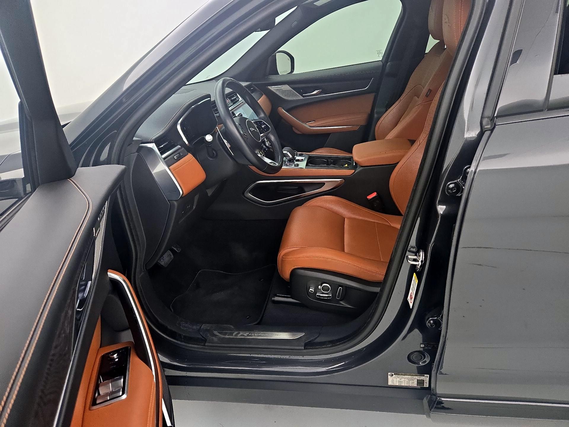 Thumbnail: 2021 Jaguar F-Pace - 11