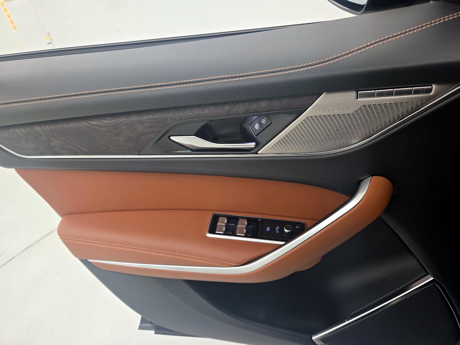 Thumbnail: 2021 Jaguar F-Pace - 12