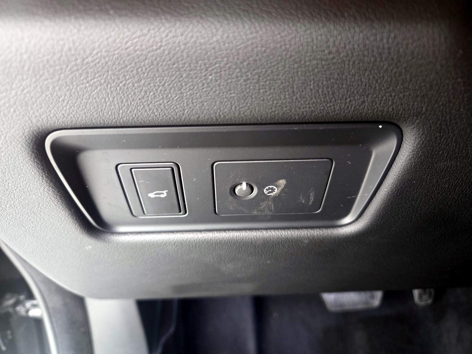 Thumbnail: 2021 Jaguar F-Pace - 13