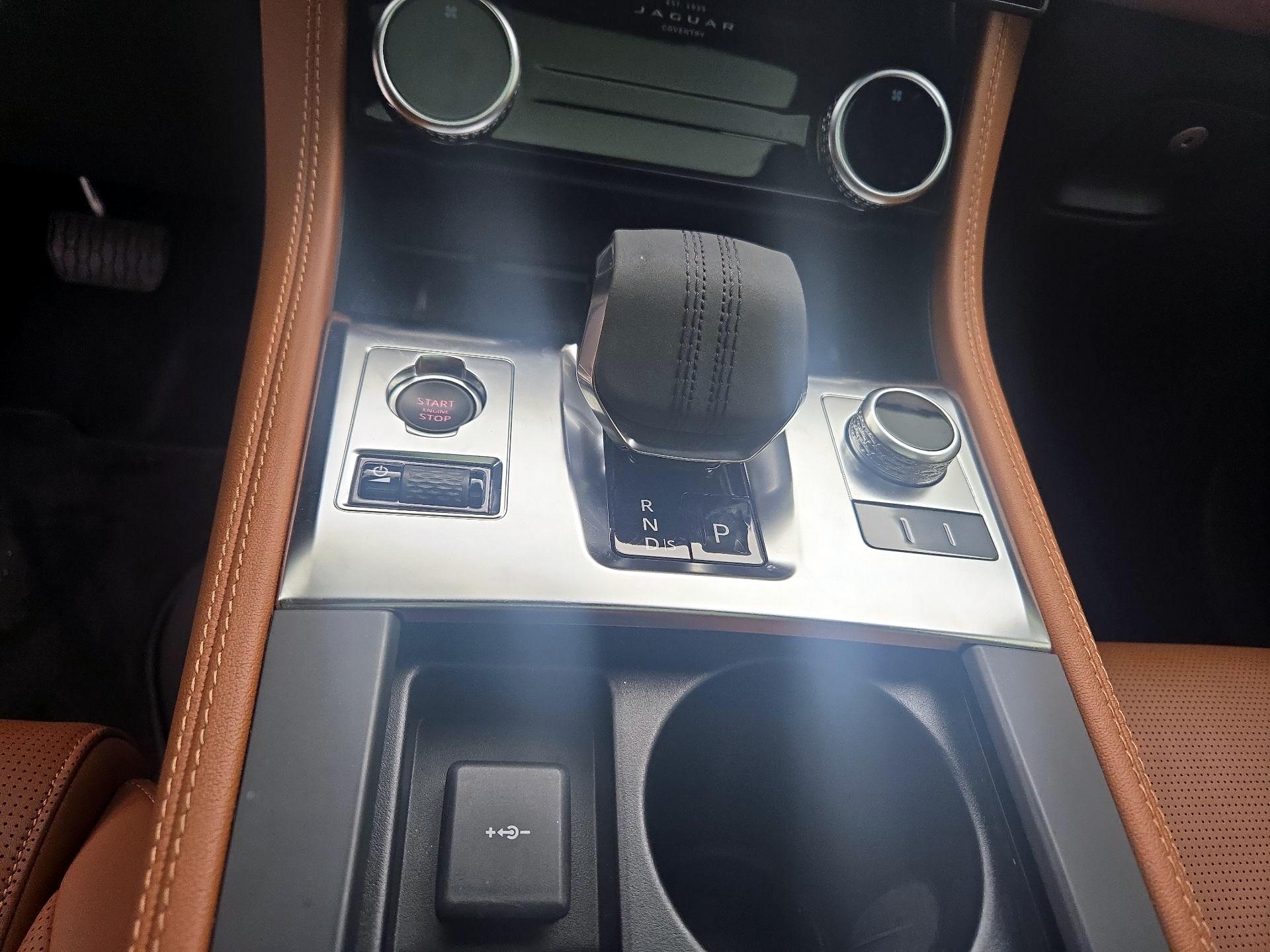 Thumbnail: 2021 Jaguar F-Pace - 18