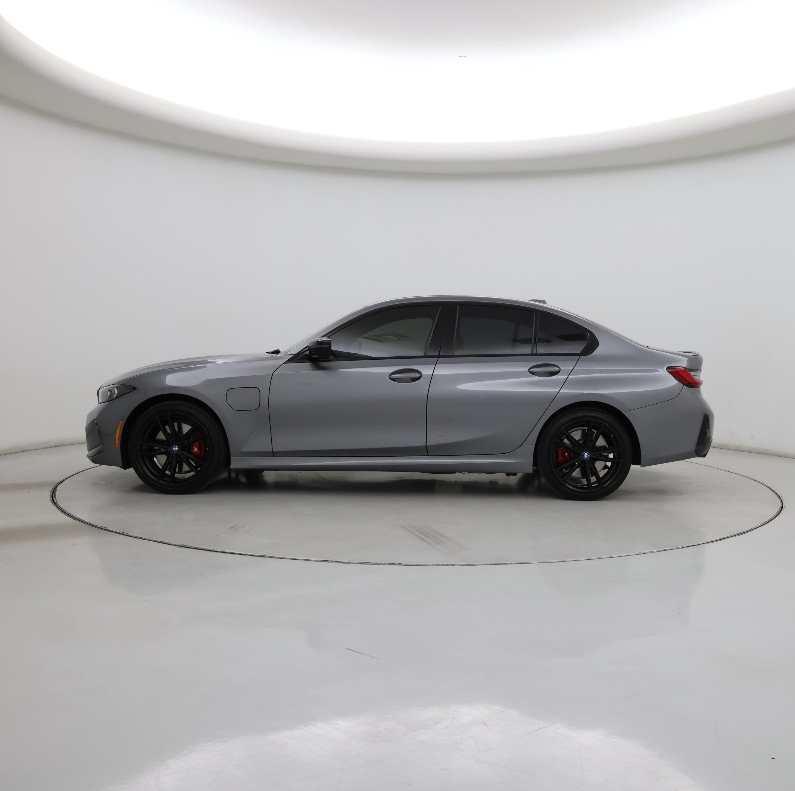 Thumbnail: 2024 BMW 3 Series - 3