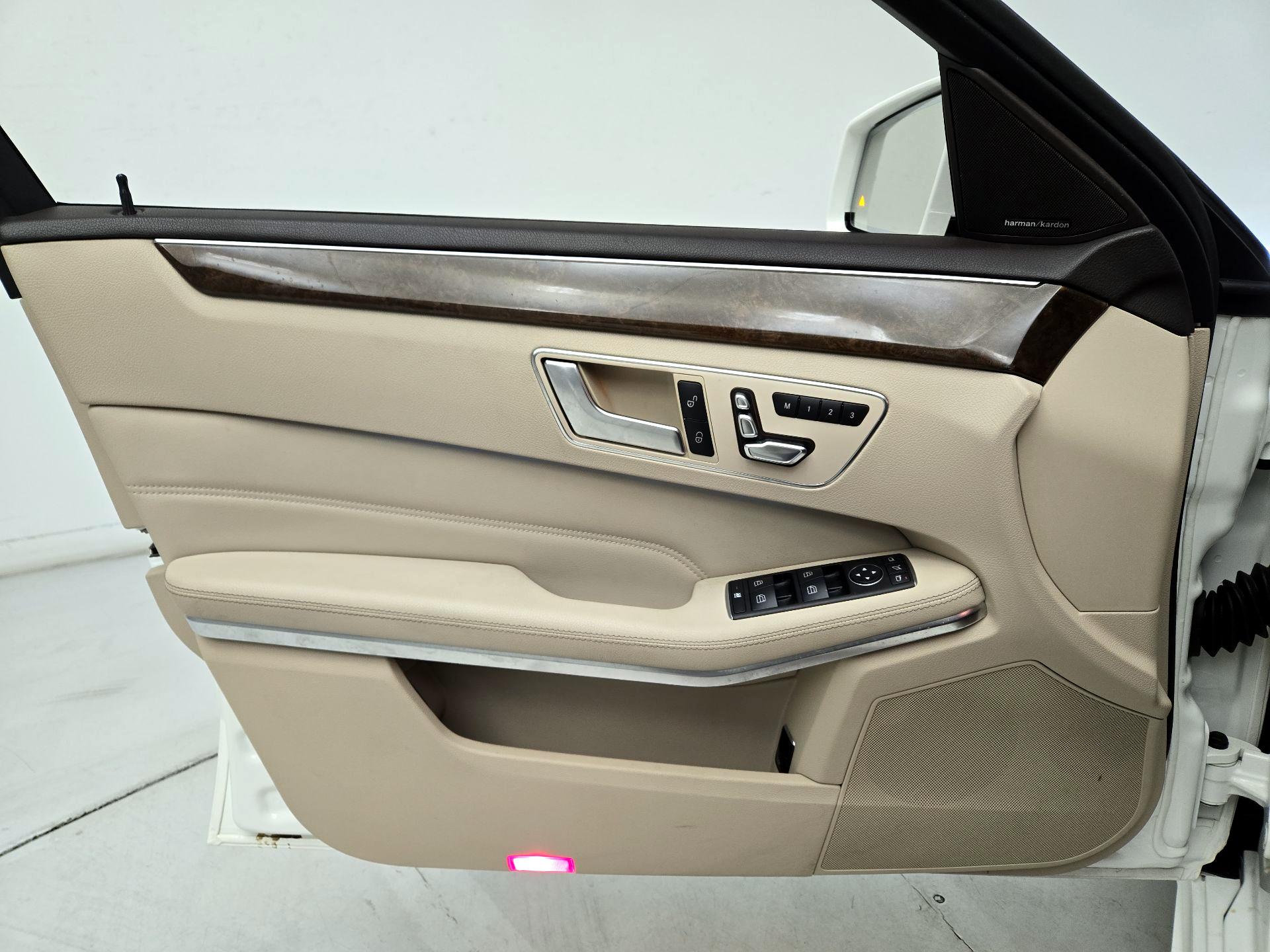 Thumbnail: 2016 Mercedes-Benz E-Class - 12