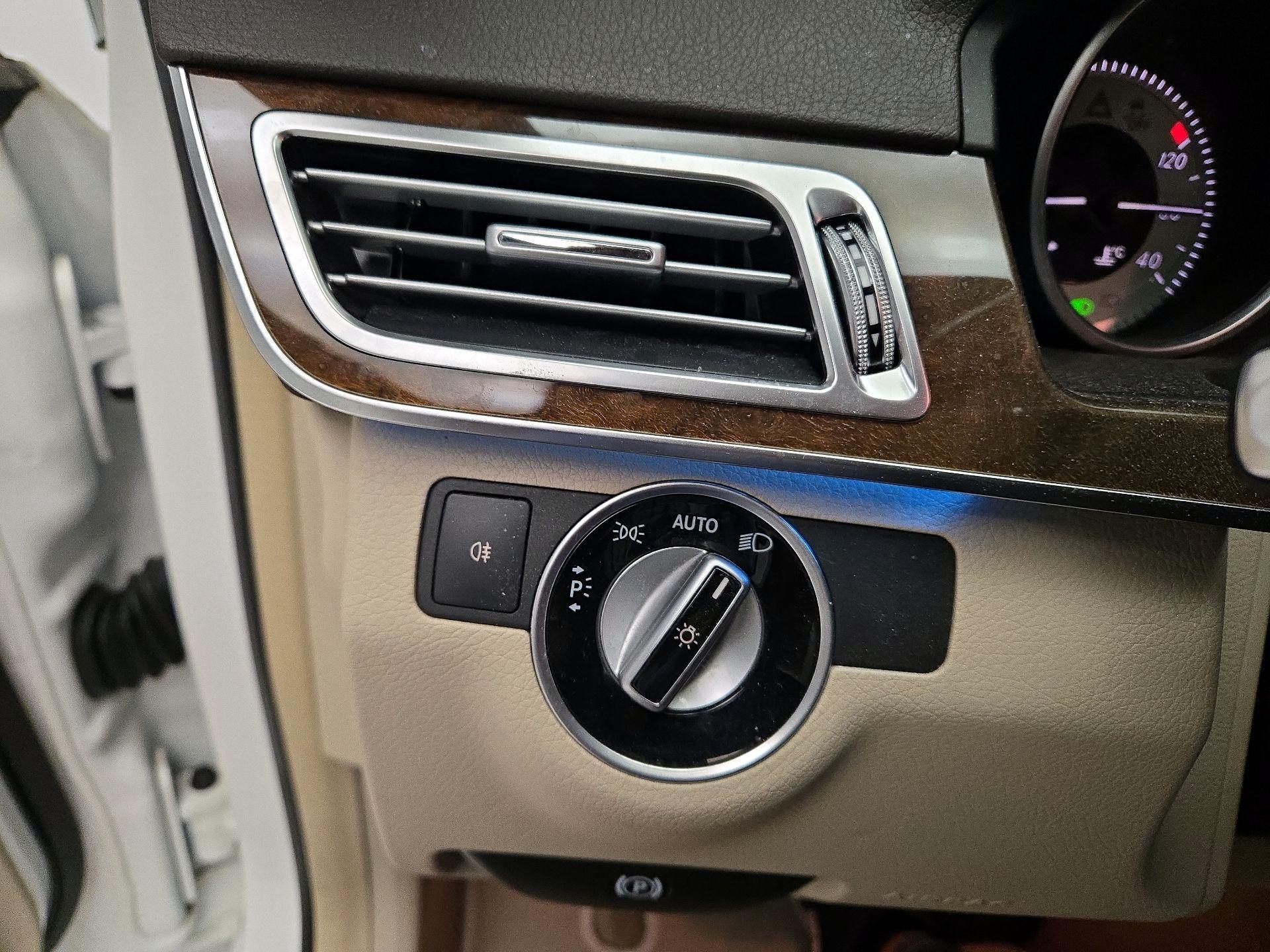 Thumbnail: 2016 Mercedes-Benz E-Class - 13