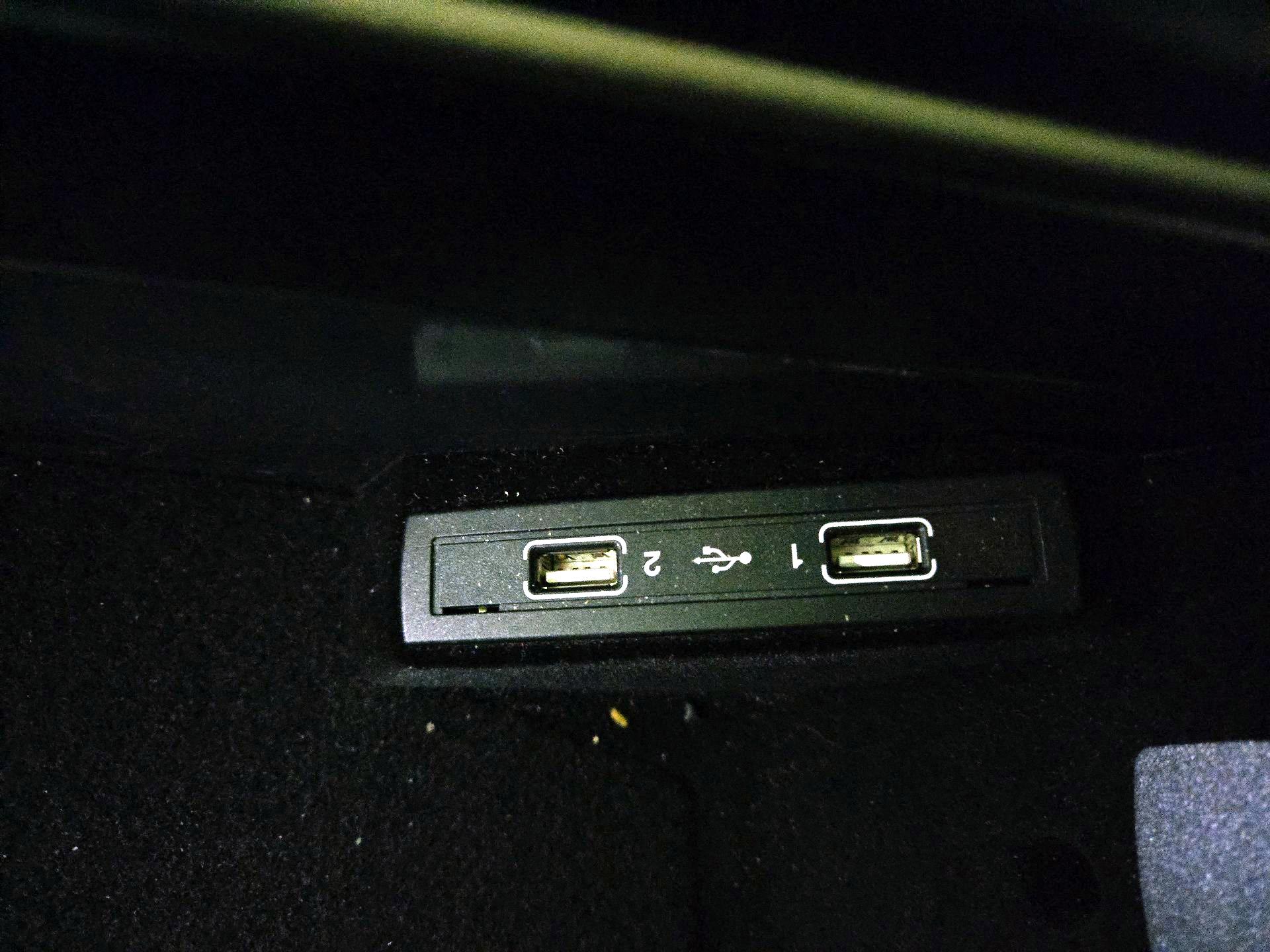 Thumbnail: 2016 Mercedes-Benz E-Class - 19