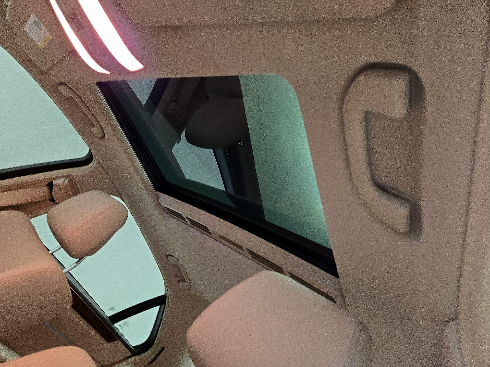 Thumbnail: 2016 Mercedes-Benz E-Class - 20