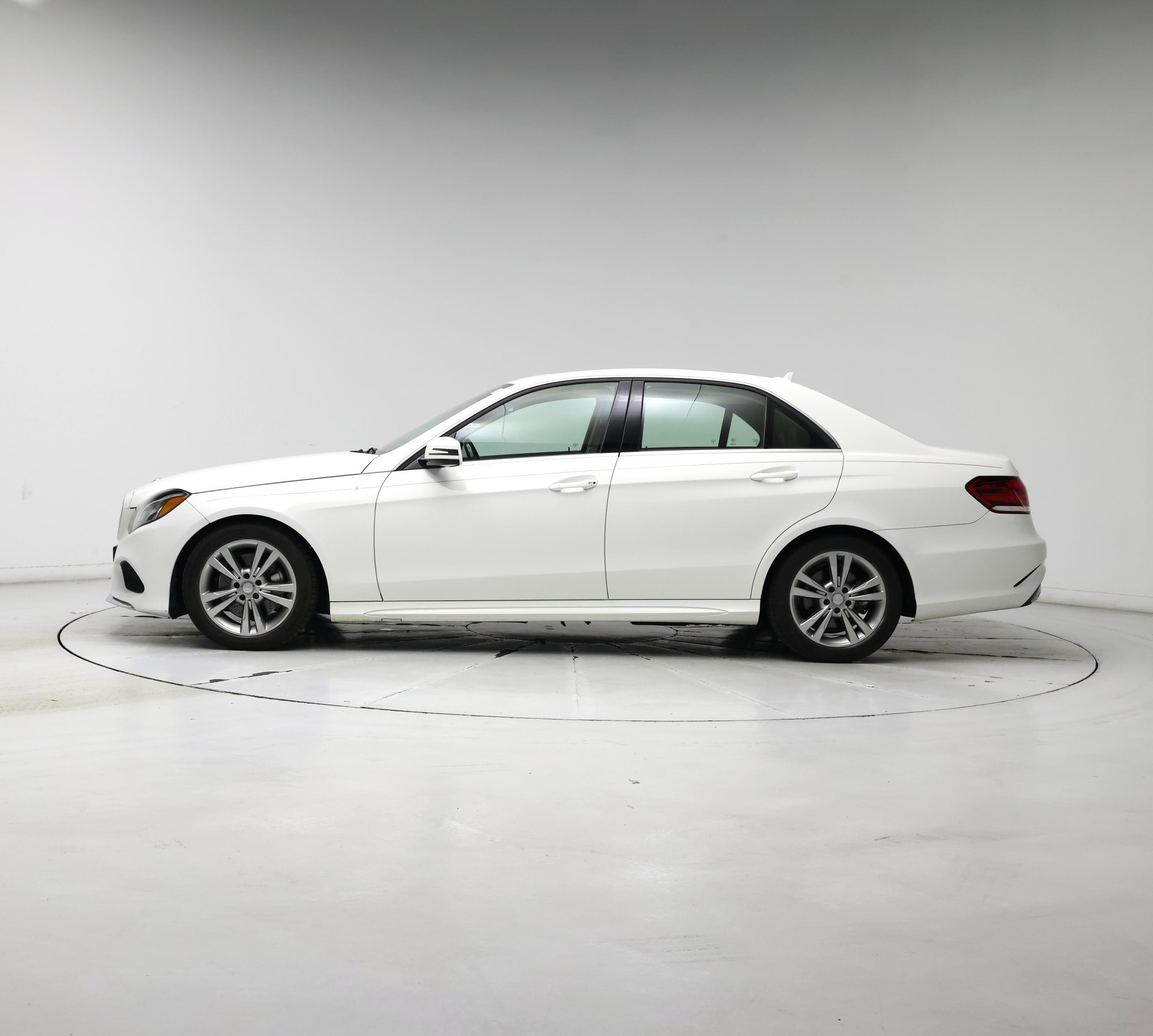 Thumbnail: 2016 Mercedes-Benz E-Class - 3