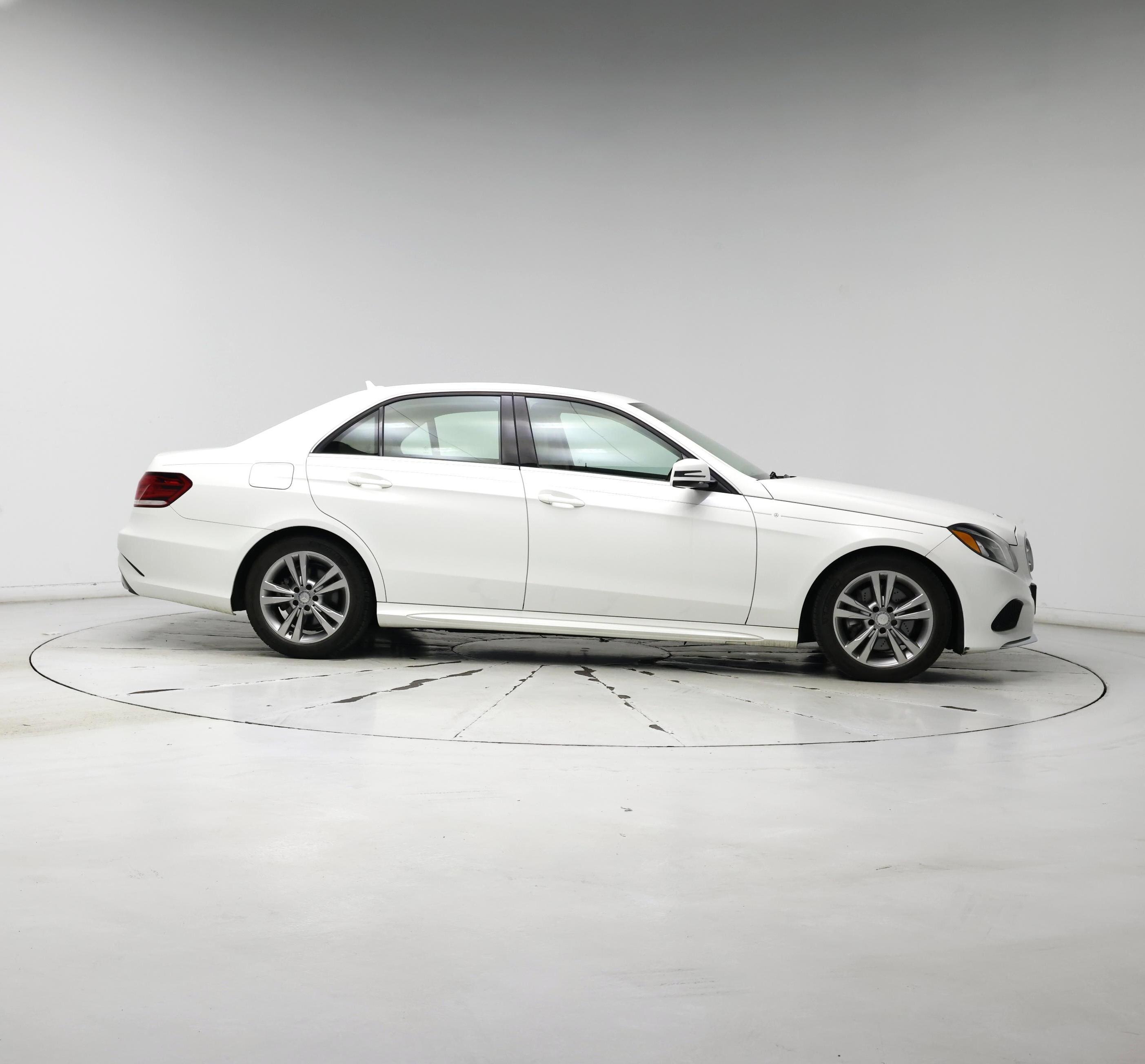 Thumbnail: 2016 Mercedes-Benz E-Class - 7