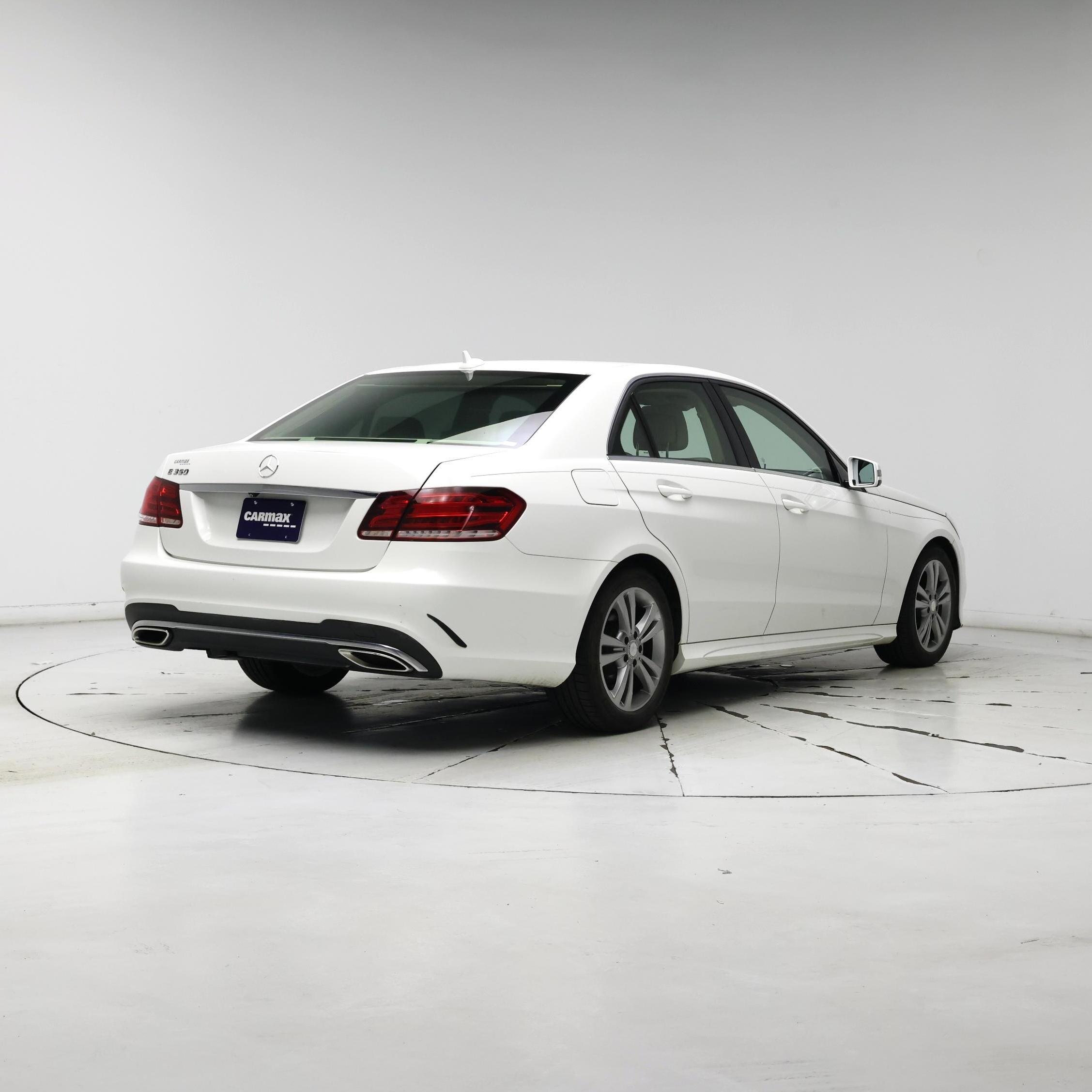 Thumbnail: 2016 Mercedes-Benz E-Class - 8