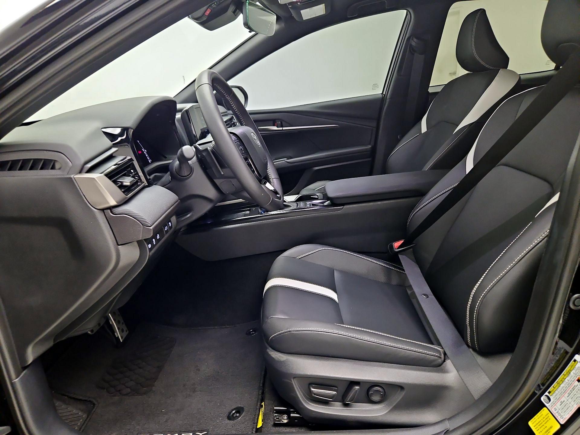 Thumbnail: 2025 Toyota Camry - 11