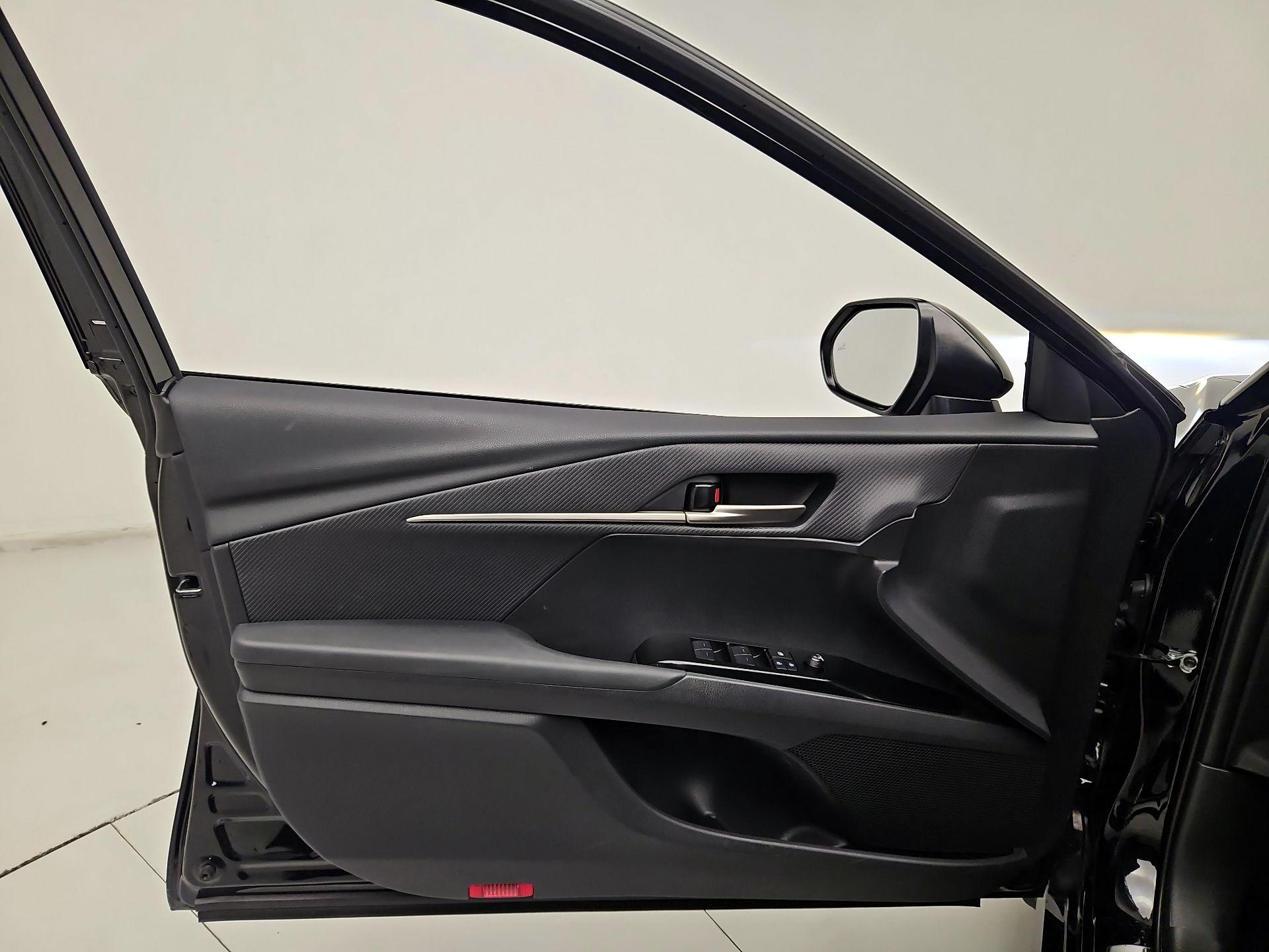 Thumbnail: 2025 Toyota Camry - 12