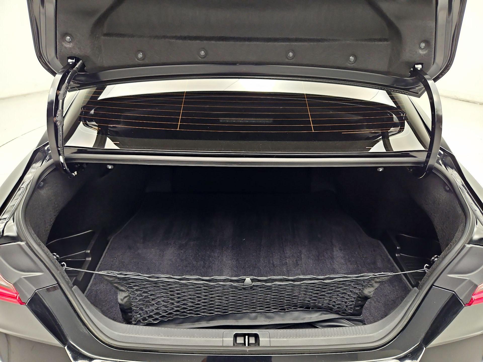 Thumbnail: 2025 Toyota Camry - 18