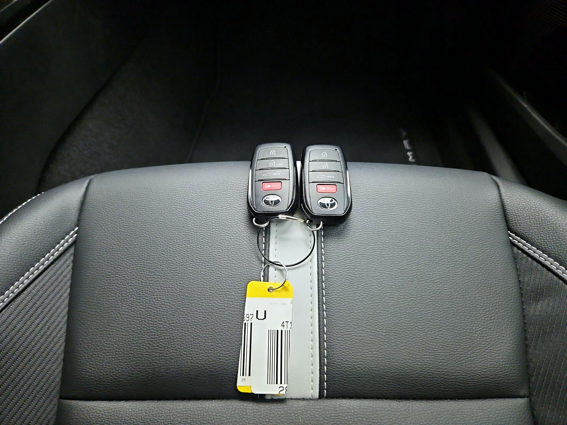 Thumbnail: 2025 Toyota Camry - 20