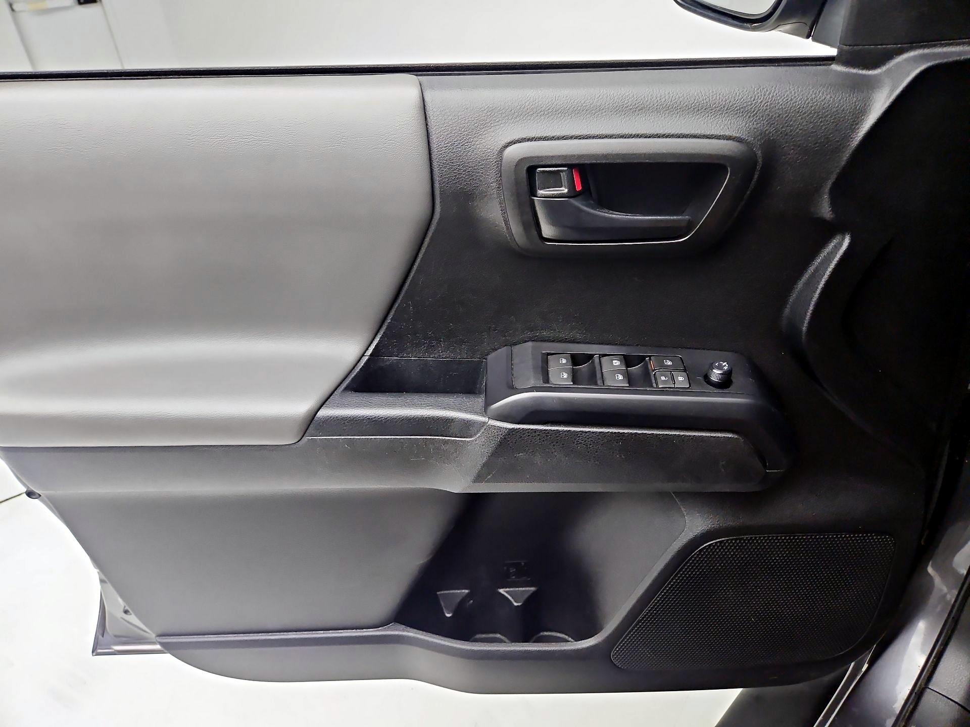 Thumbnail: 2022 Toyota Tacoma - 12