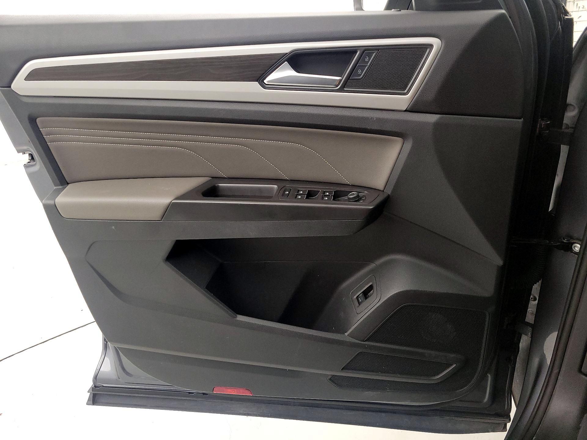 Thumbnail: 2023 Volkswagen Atlas - 12