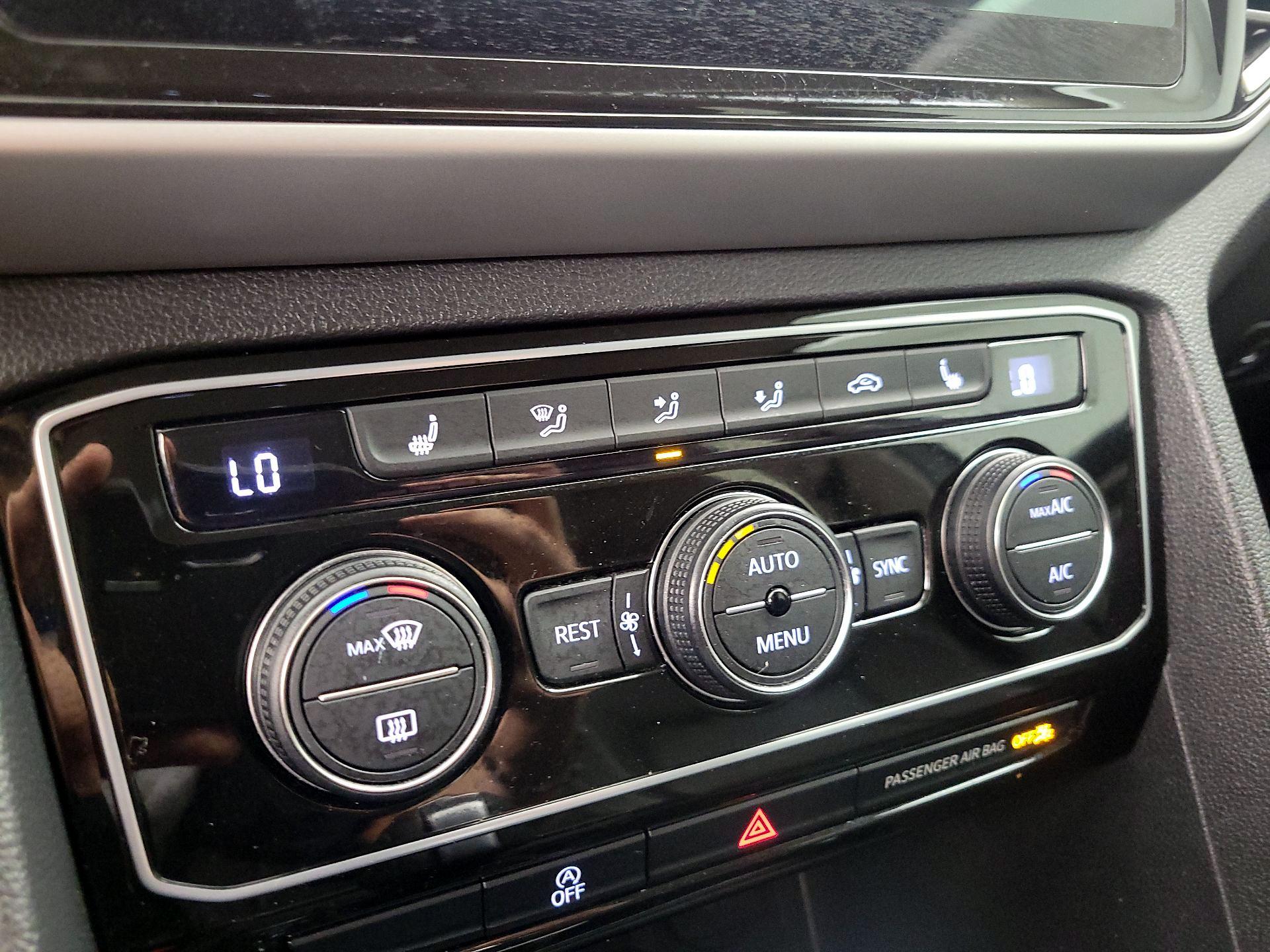 Thumbnail: 2023 Volkswagen Atlas - 16