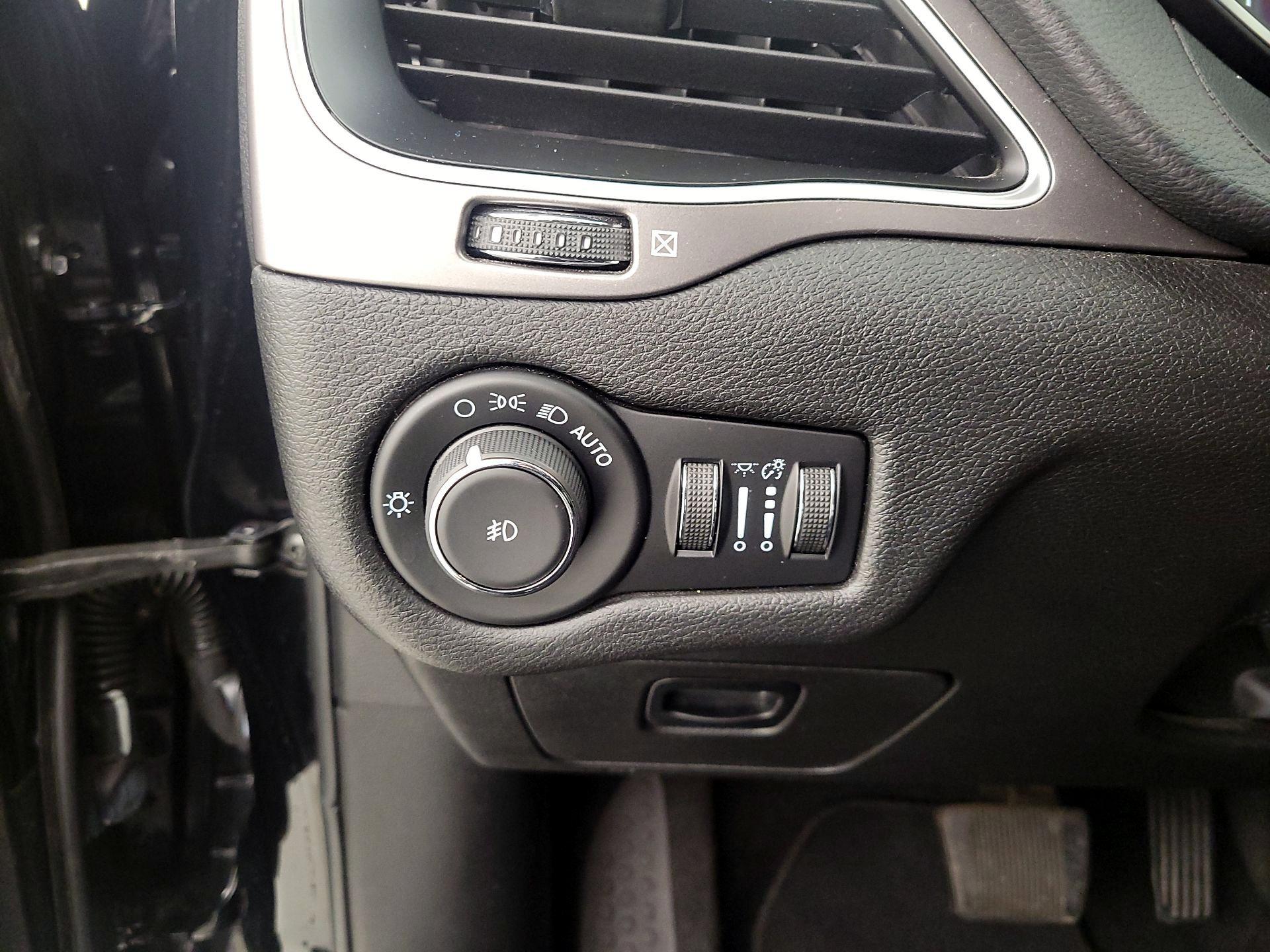 Thumbnail: 2021 Jeep Cherokee - 13