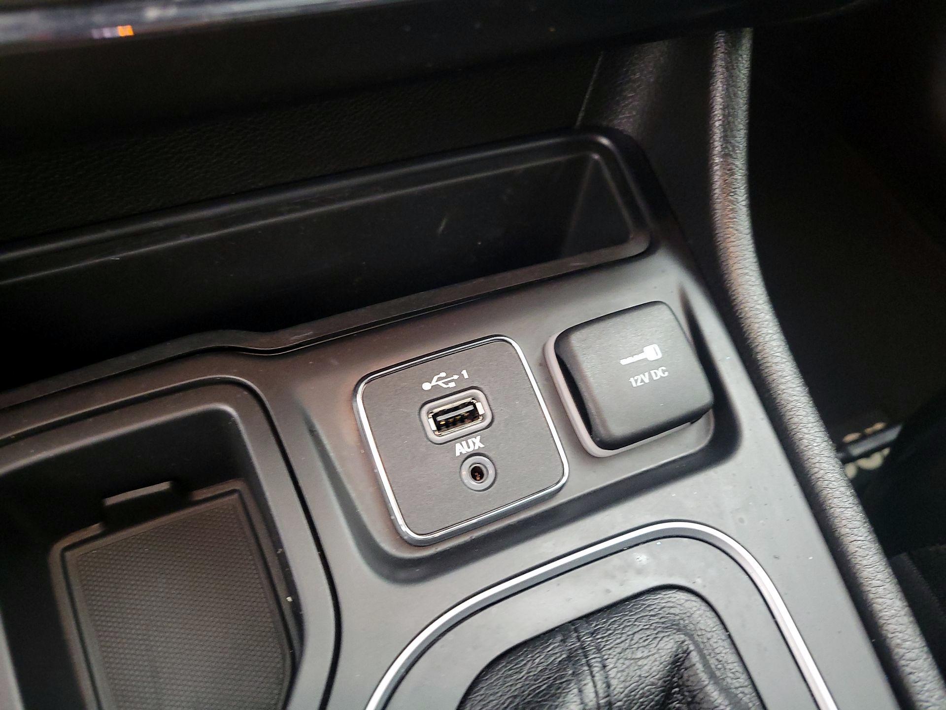 Thumbnail: 2021 Jeep Cherokee - 18