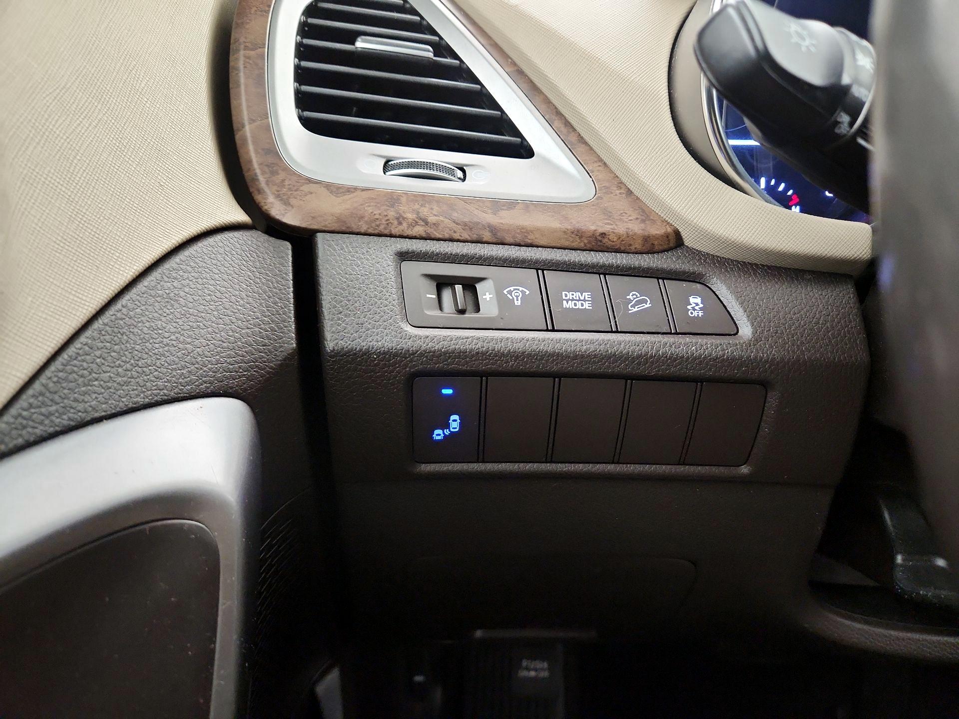 Thumbnail: 2017 Hyundai Santa Fe - 13