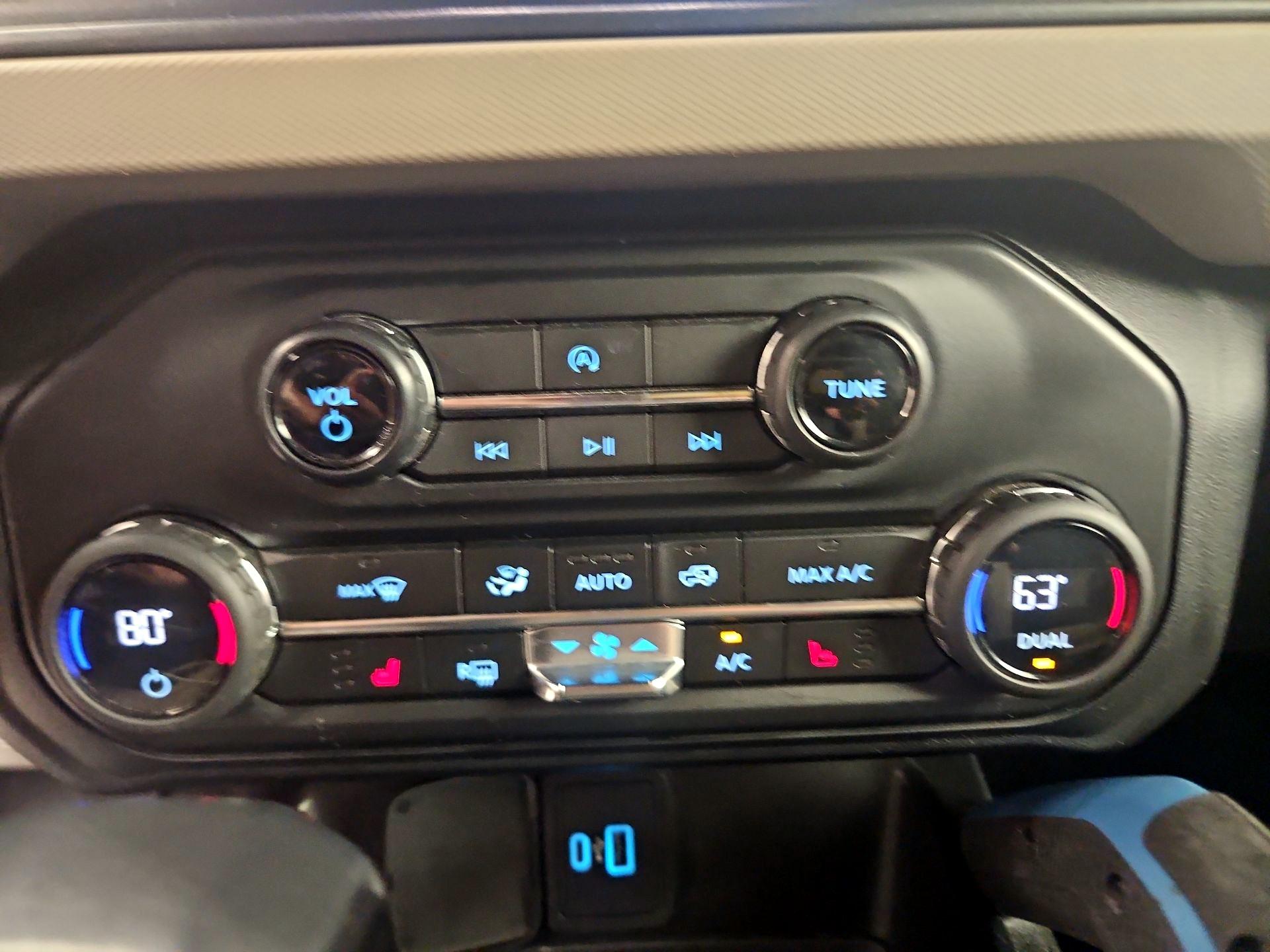 Thumbnail: 2021 Ford Bronco - 16