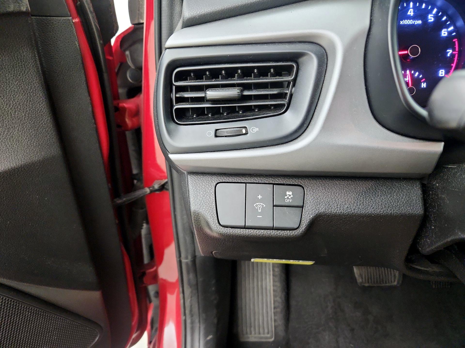 Thumbnail: 2020 Kia Rio - 13