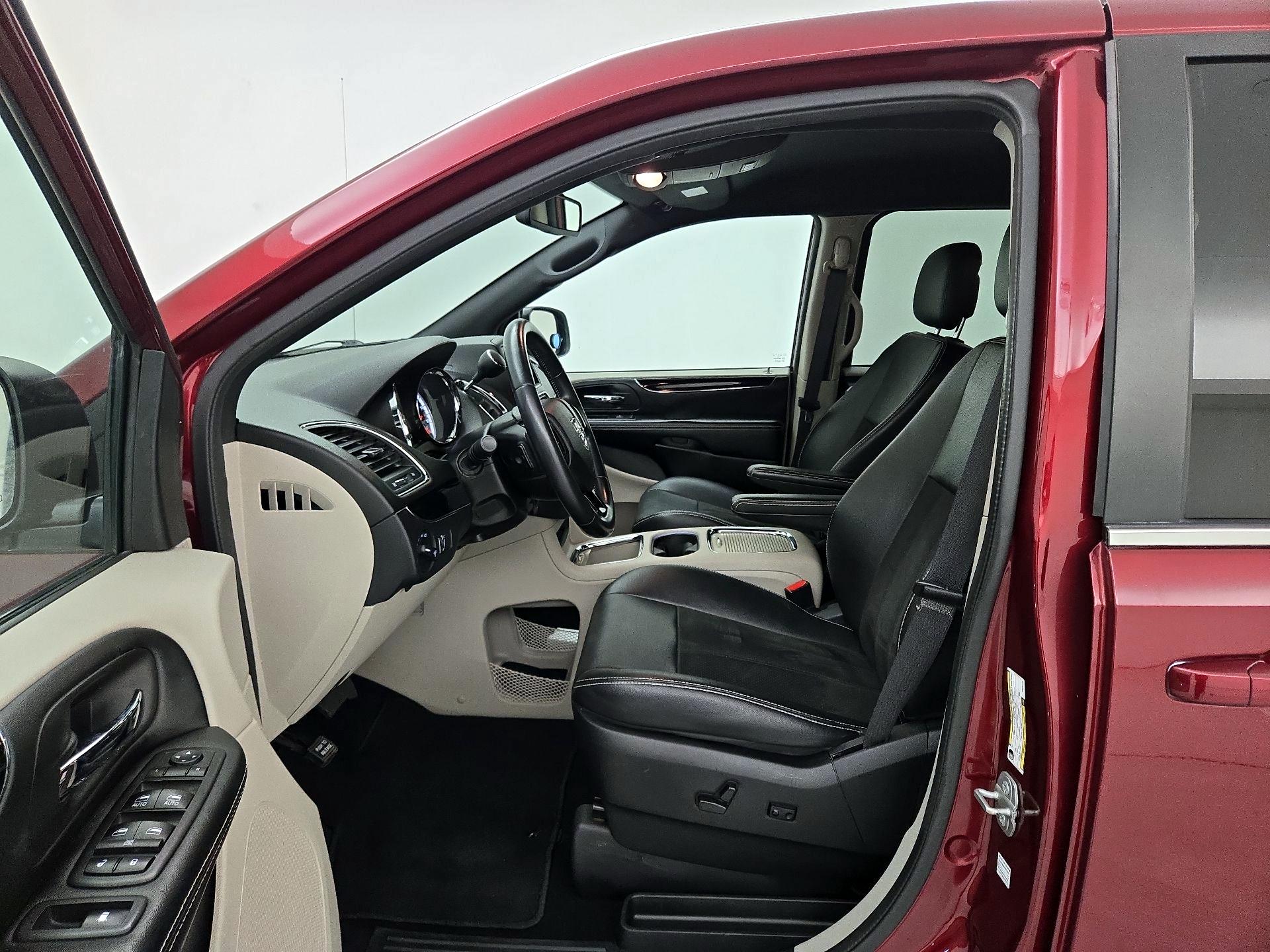 Thumbnail: 2019 Dodge Grand Caravan - 11