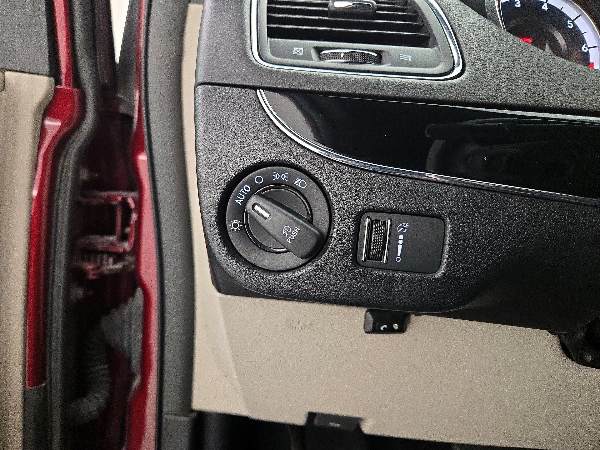 Thumbnail: 2019 Dodge Grand Caravan - 13