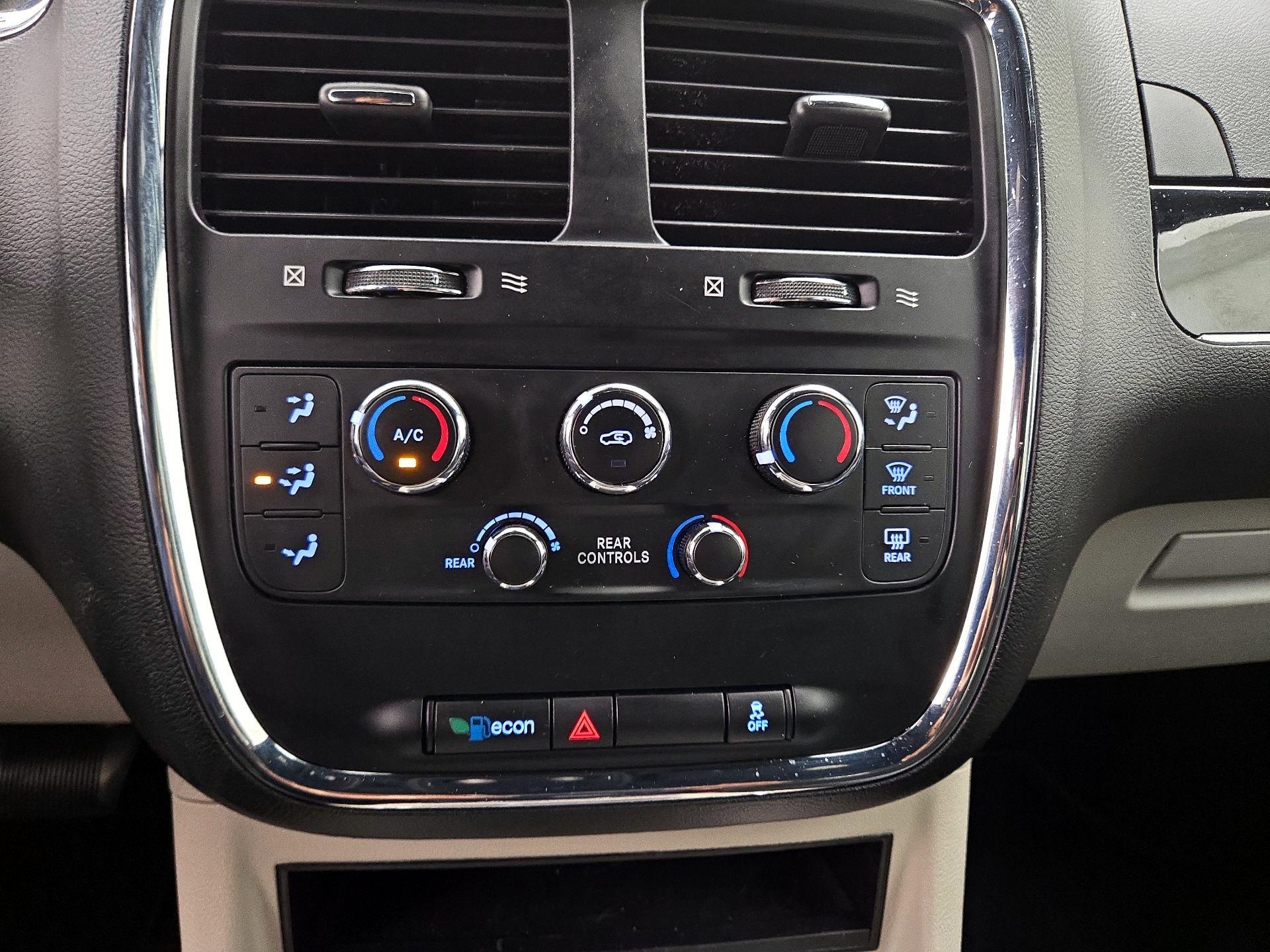 Thumbnail: 2019 Dodge Grand Caravan - 16