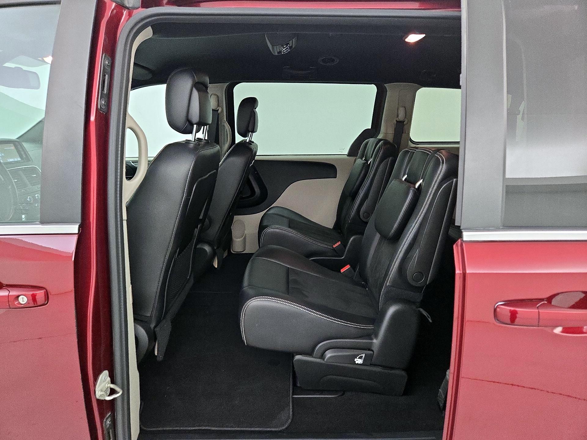 Thumbnail: 2019 Dodge Grand Caravan - 19