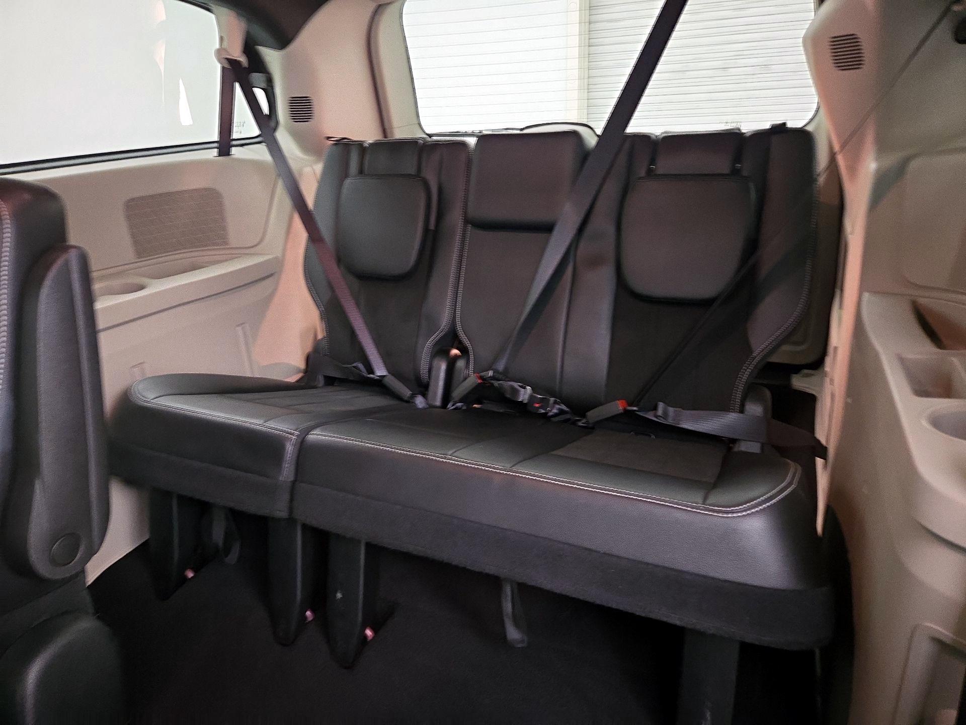 Thumbnail: 2019 Dodge Grand Caravan - 20