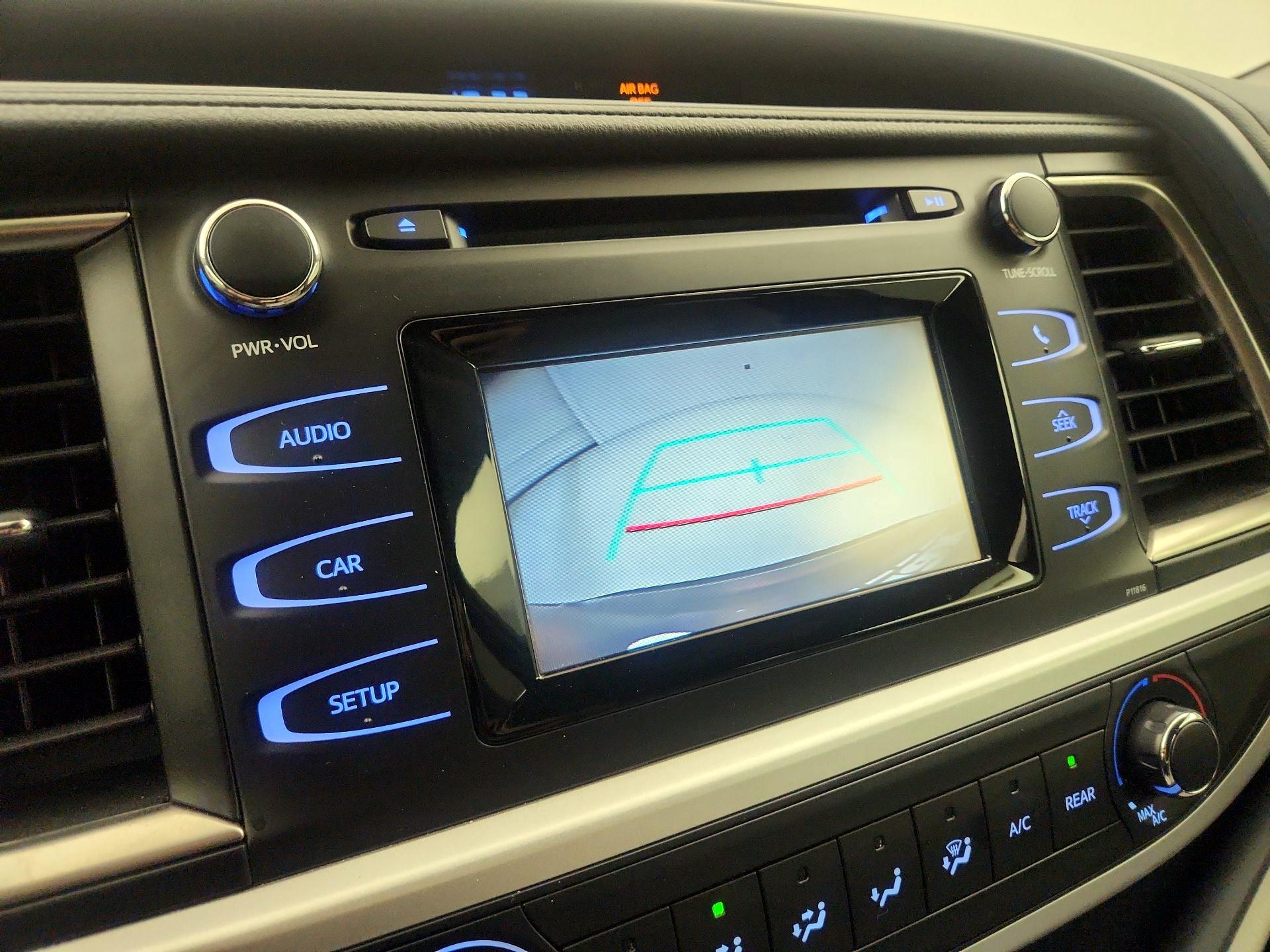 Thumbnail: 2019 Toyota Highlander - 14