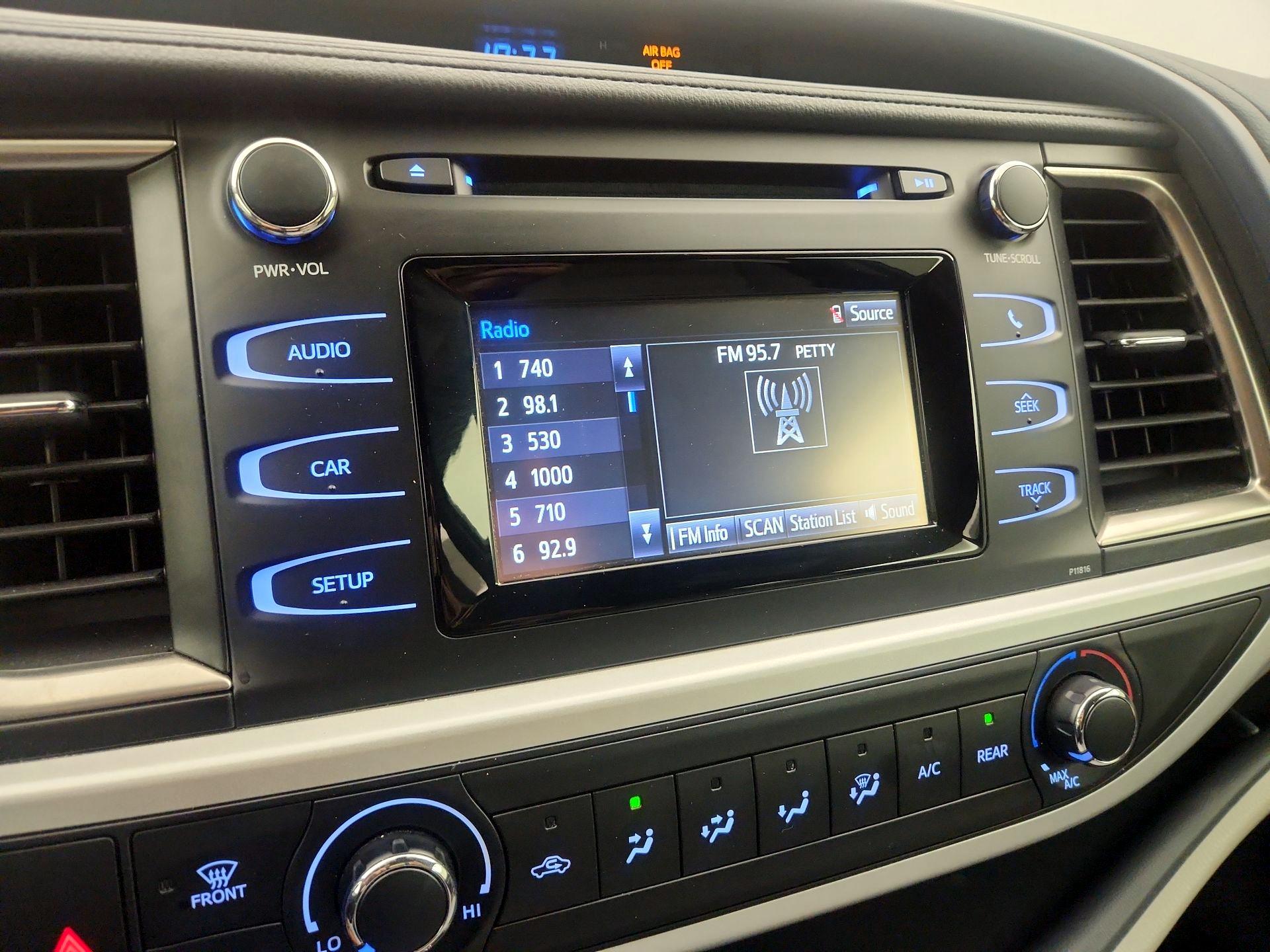 Thumbnail: 2019 Toyota Highlander - 15
