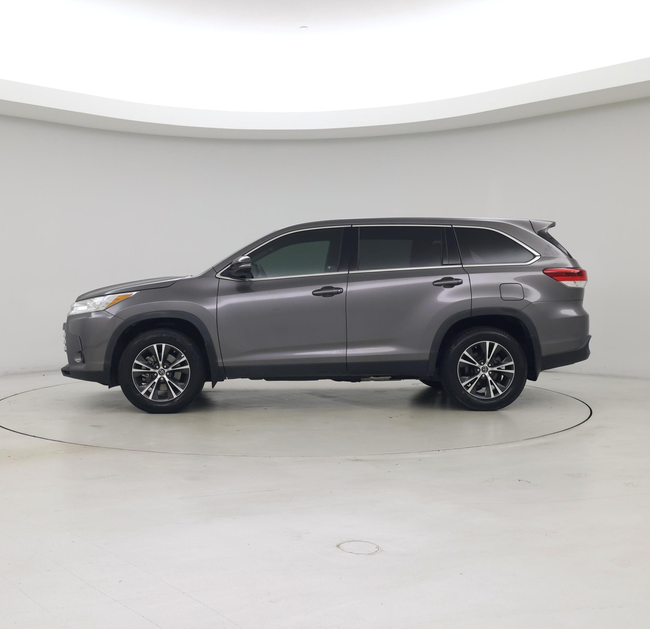 Thumbnail: 2019 Toyota Highlander - 3
