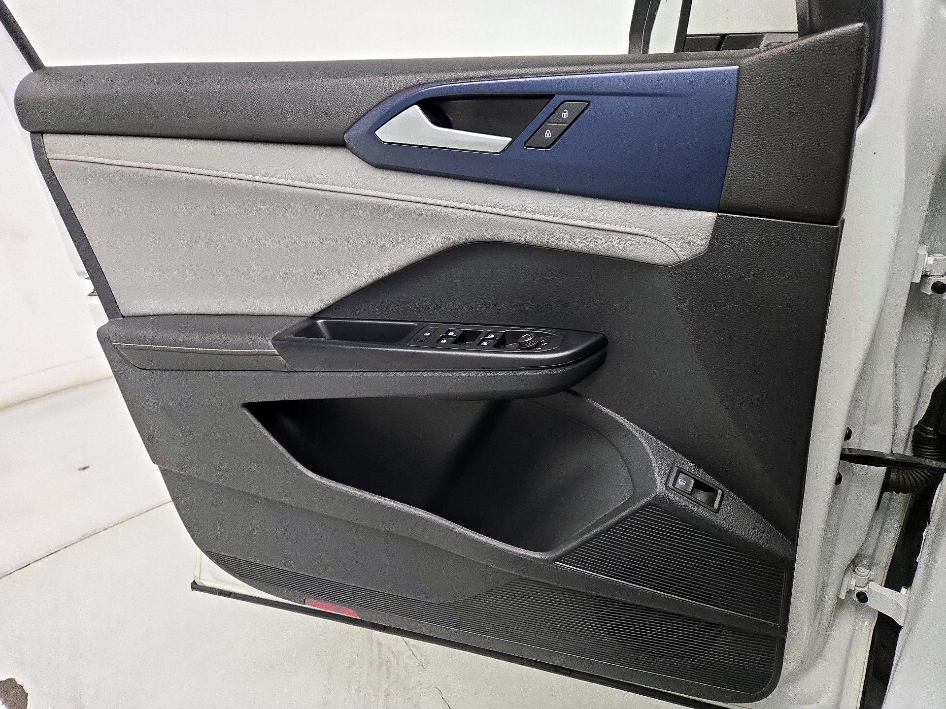 Thumbnail: 2024 Volkswagen Taos - 12