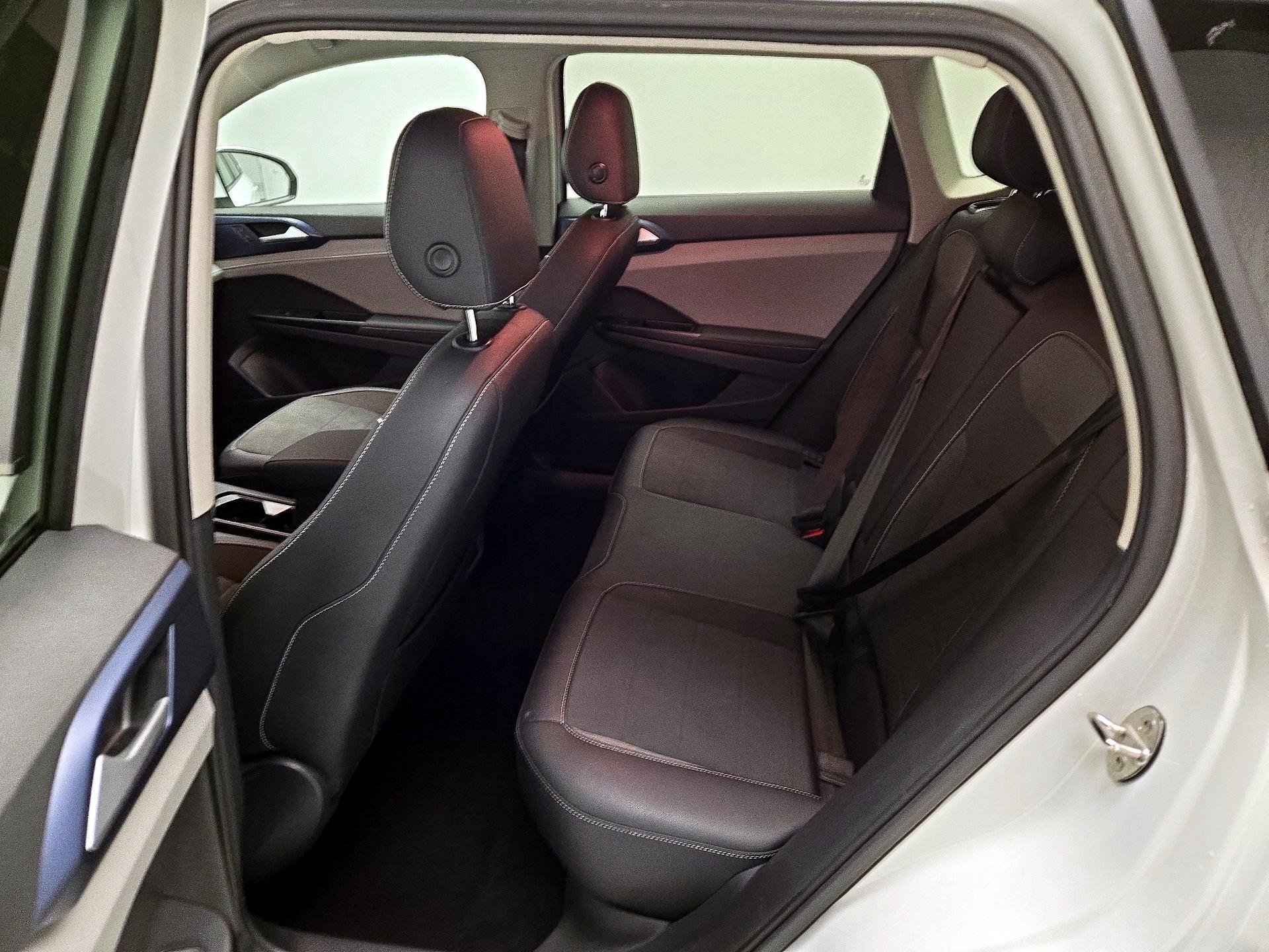 Thumbnail: 2024 Volkswagen Taos - 18