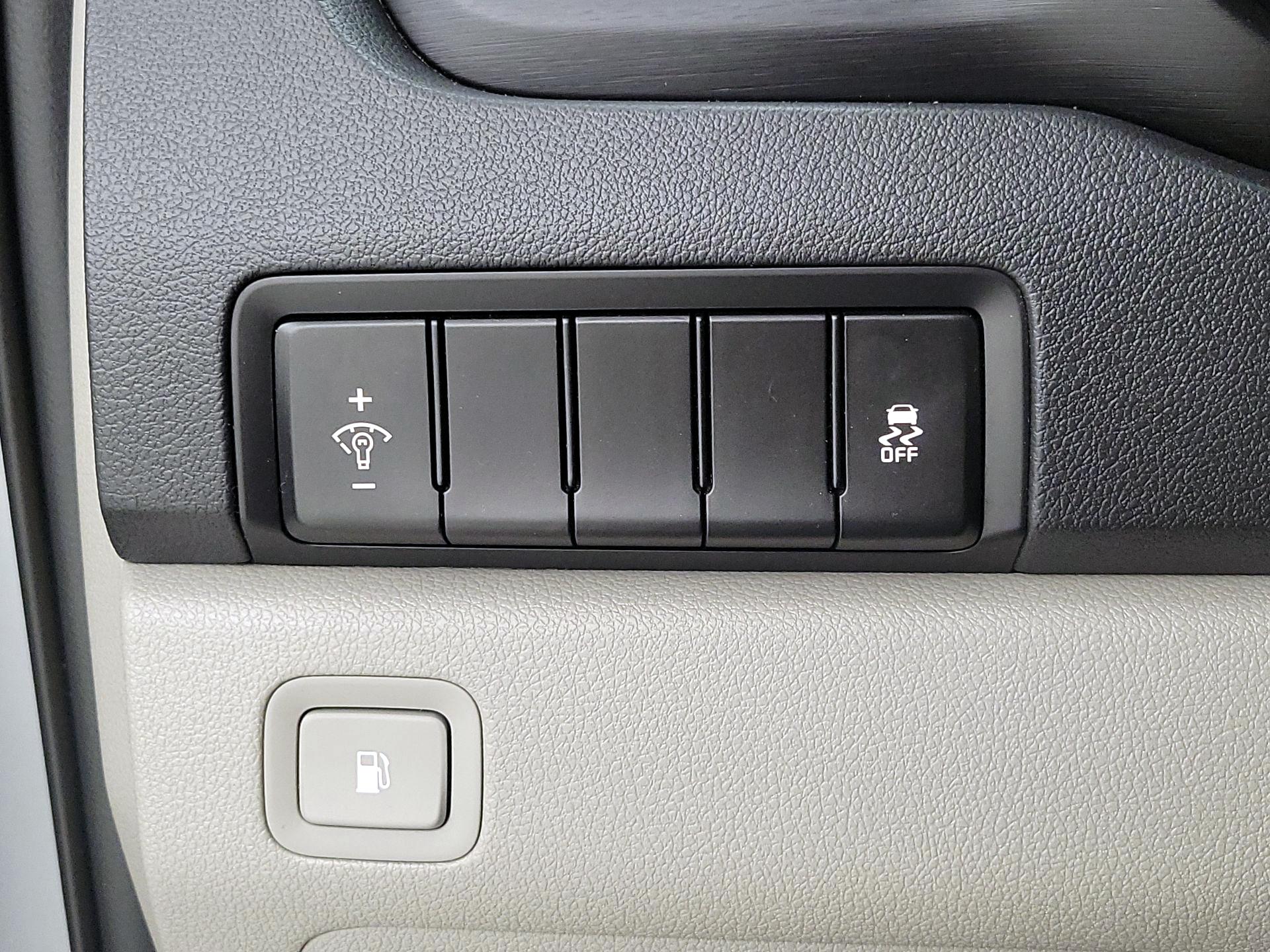 Thumbnail: 2021 Kia Sedona - 13