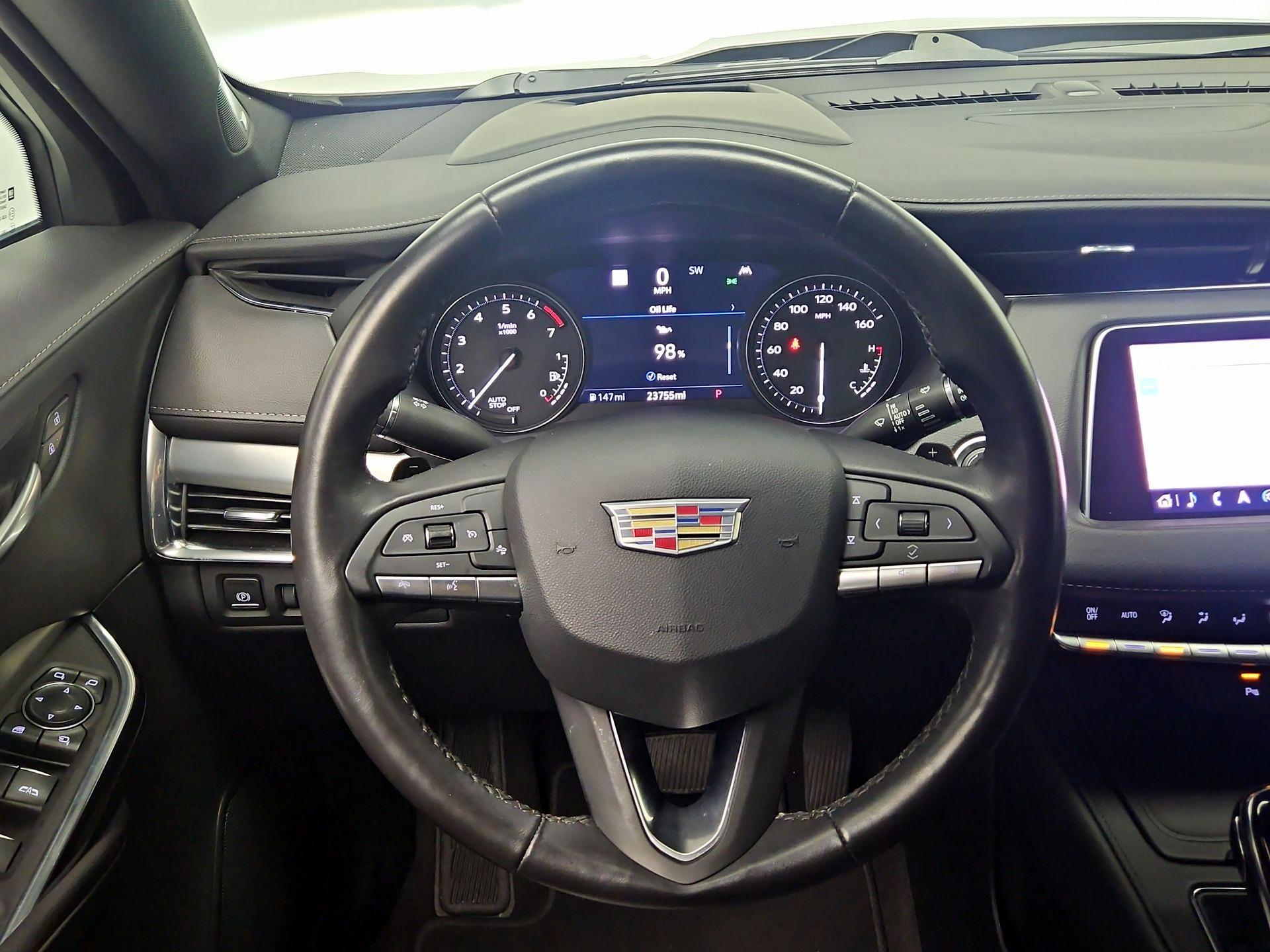 Thumbnail: 2023 Cadillac XT4 - 10