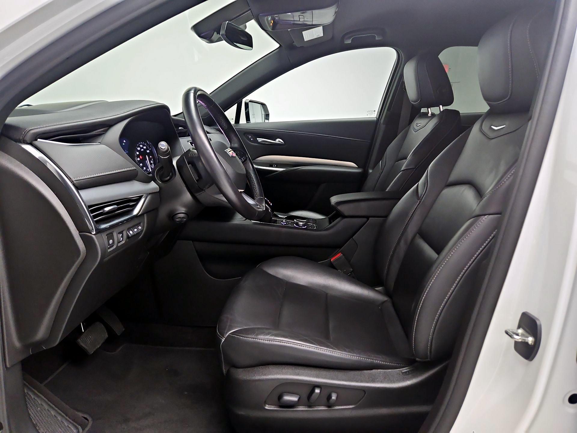 Thumbnail: 2023 Cadillac XT4 - 11