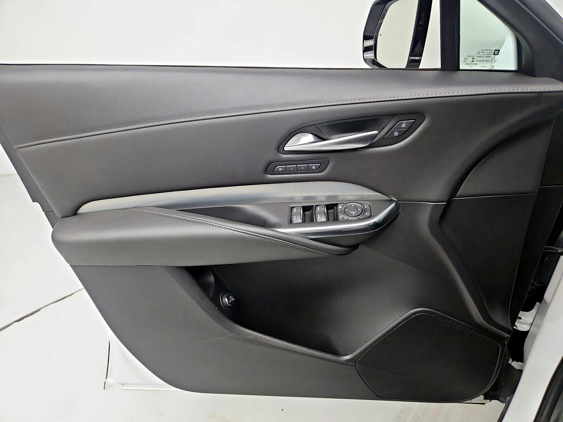 Thumbnail: 2023 Cadillac XT4 - 12